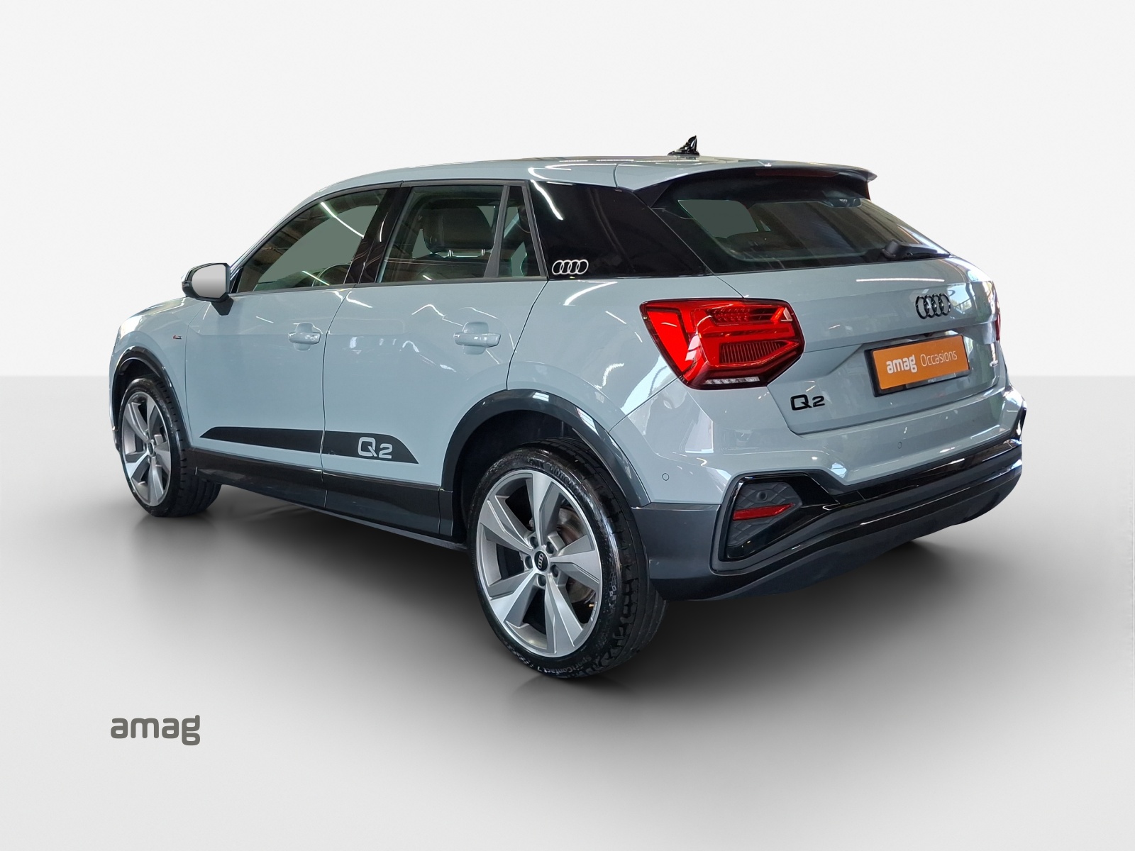AUDI Q2 40 TFSI S line Attraction quattro S-tronic-image-2