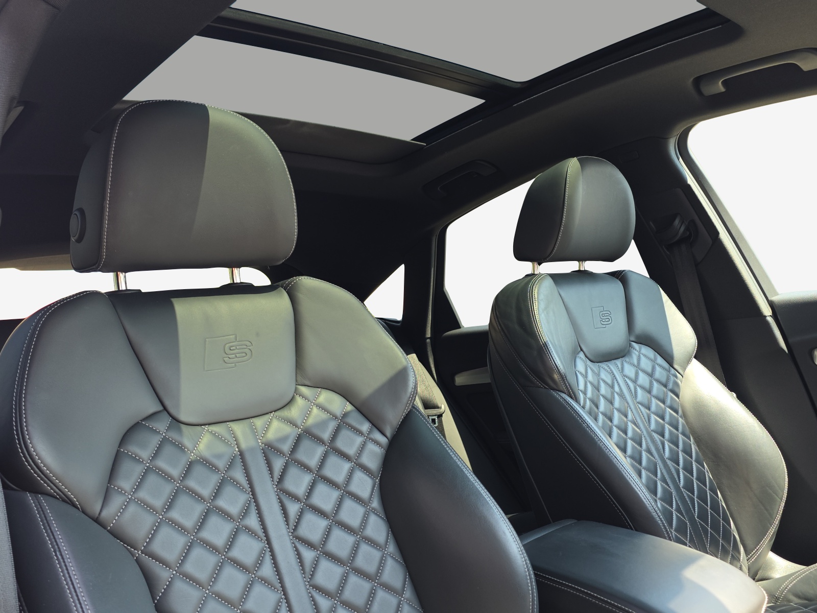 AUDI Q5 Sportback 40 TDI Blackedition quattro S-tronic-image-14