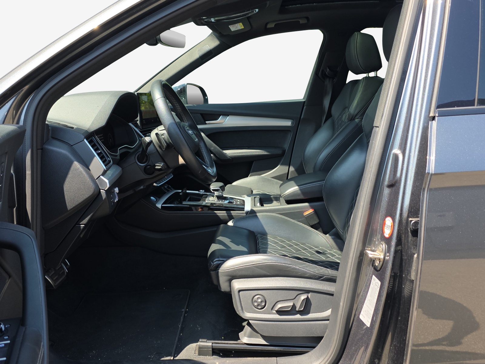 AUDI Q5 Sportback 40 TDI Blackedition quattro S-tronic-image-7