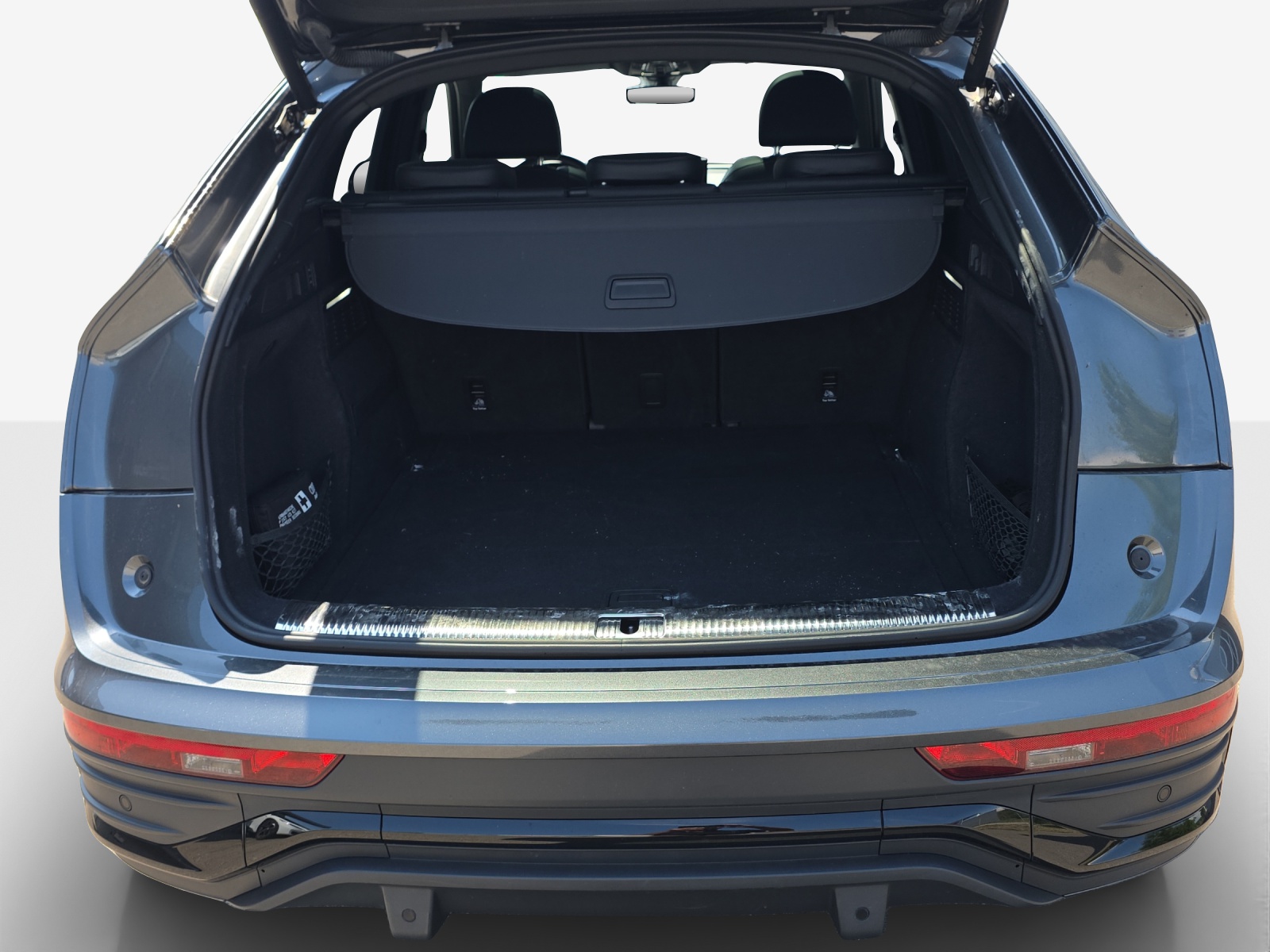 AUDI Q5 Sportback 40 TDI Blackedition quattro S-tronic-image-12
