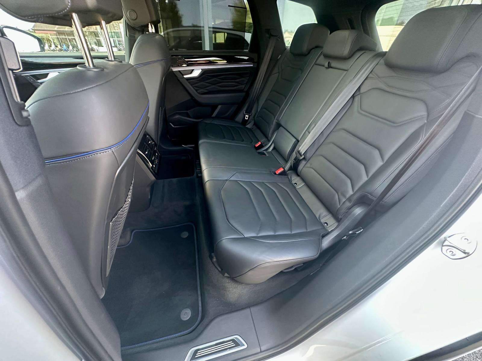 VW Touareg 3.0 TSI eHybrid R Tiptronic-image-25