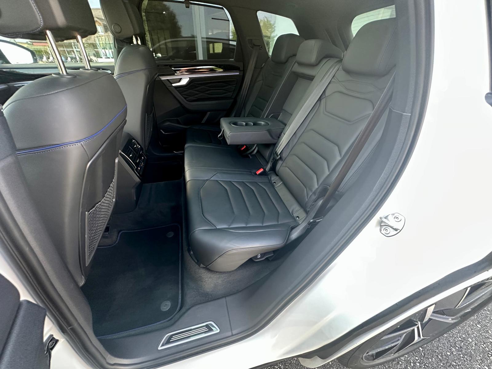 VW Touareg 3.0 TSI eHybrid R Tiptronic-image-26