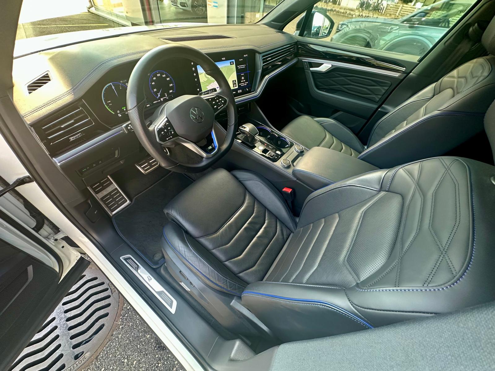 VW Touareg 3.0 TSI eHybrid R Tiptronic-image-10