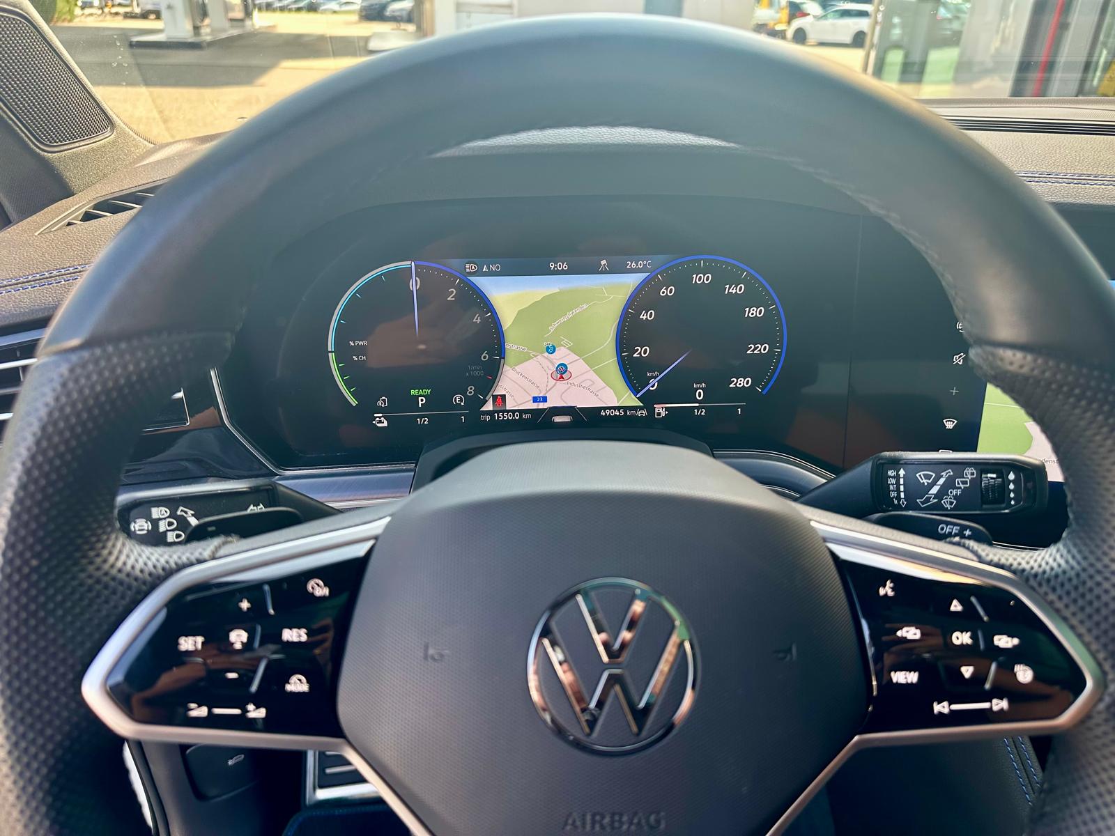 VW Touareg 3.0 TSI eHybrid R Tiptronic-image-14