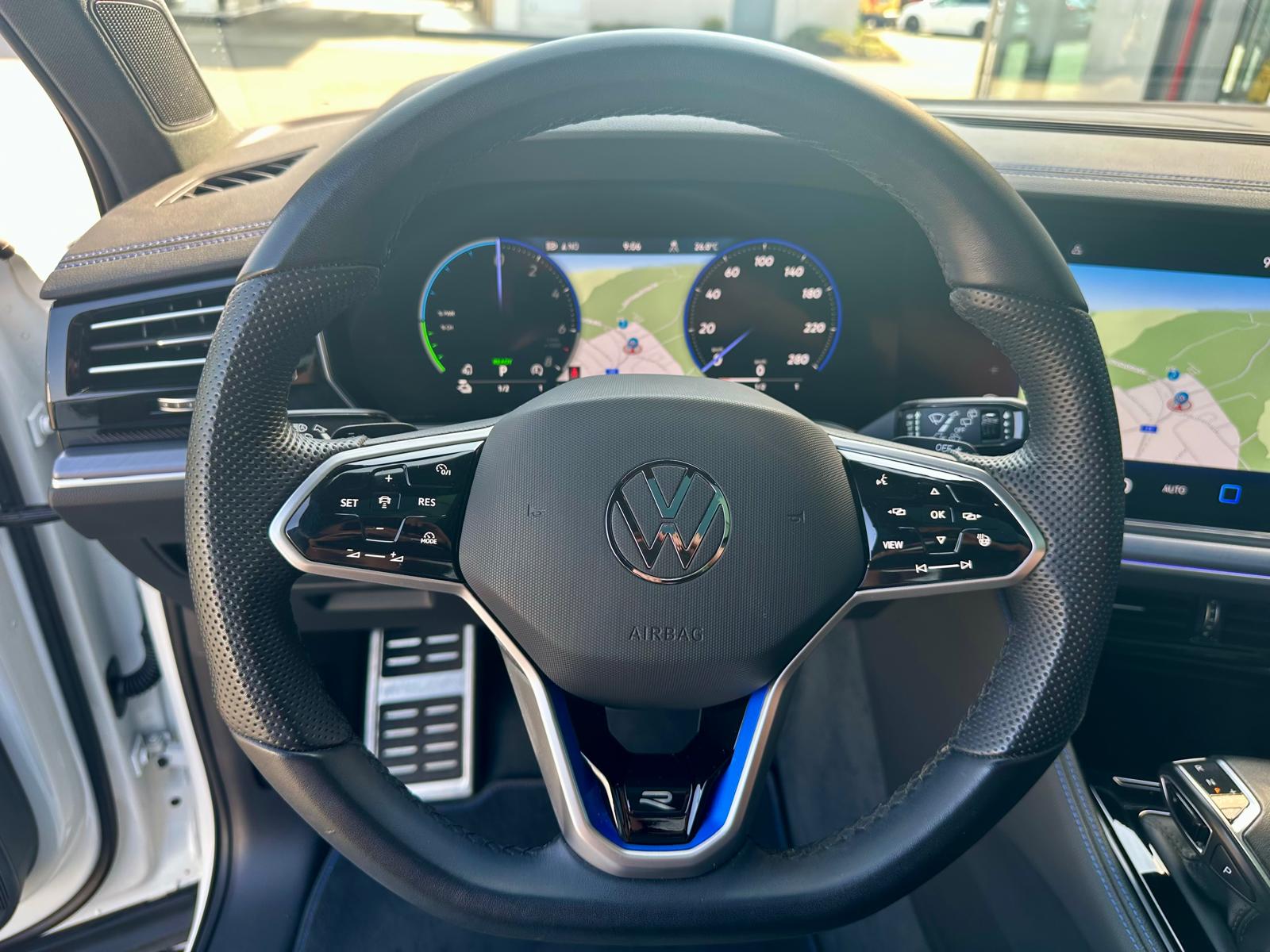 VW Touareg 3.0 TSI eHybrid R Tiptronic-image-15