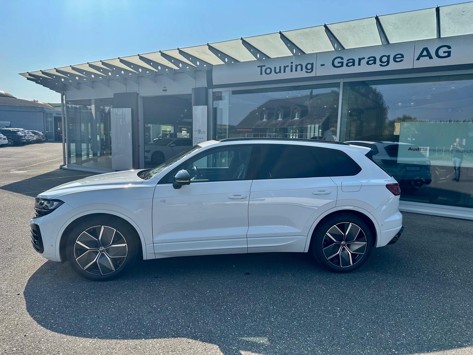 VW Touareg 3.0 TSI eHybrid R Tiptronic-image-1