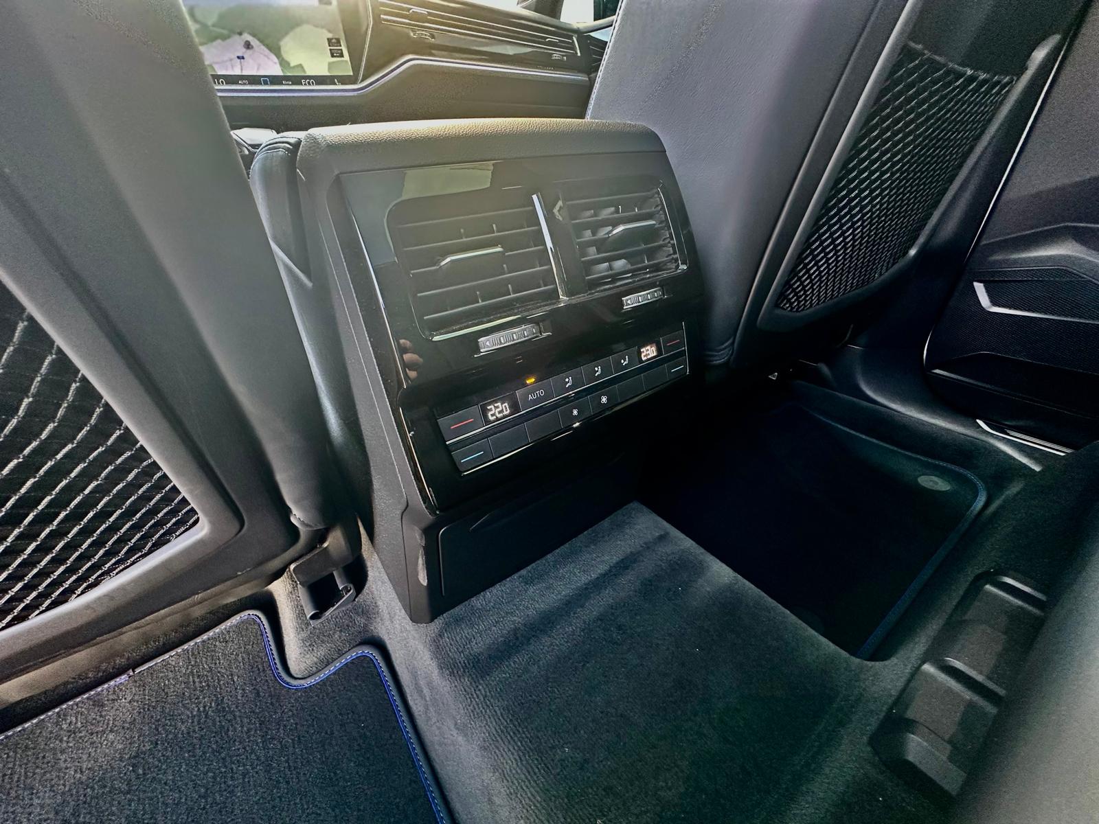 VW Touareg 3.0 TSI eHybrid R Tiptronic-image-27