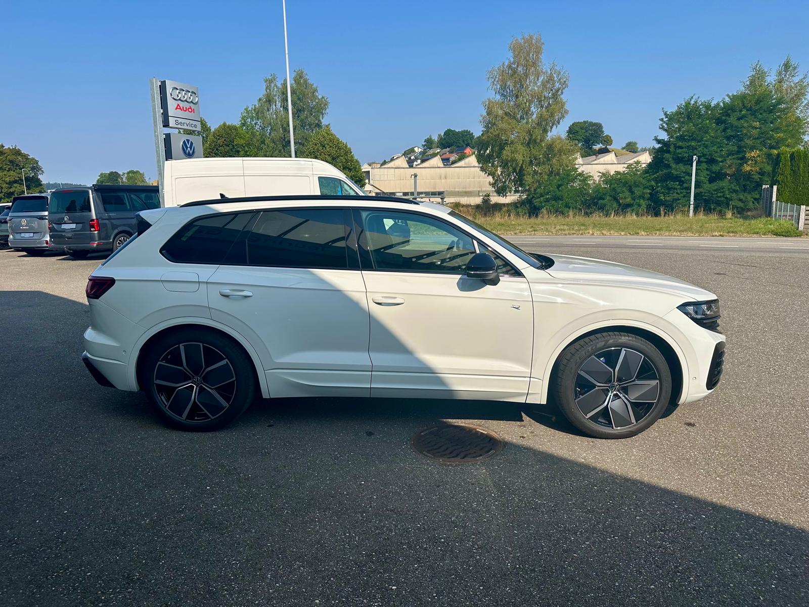 VW Touareg 3.0 TSI eHybrid R Tiptronic-image-6