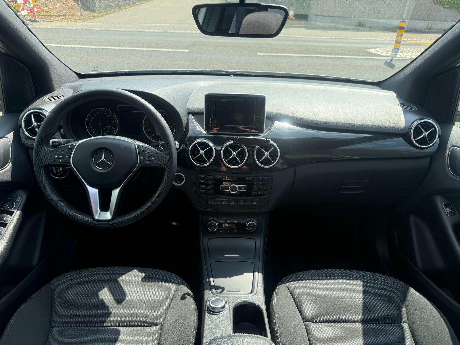 MERCEDES-BENZ B 220 4Matic 7G-DCT-image-11
