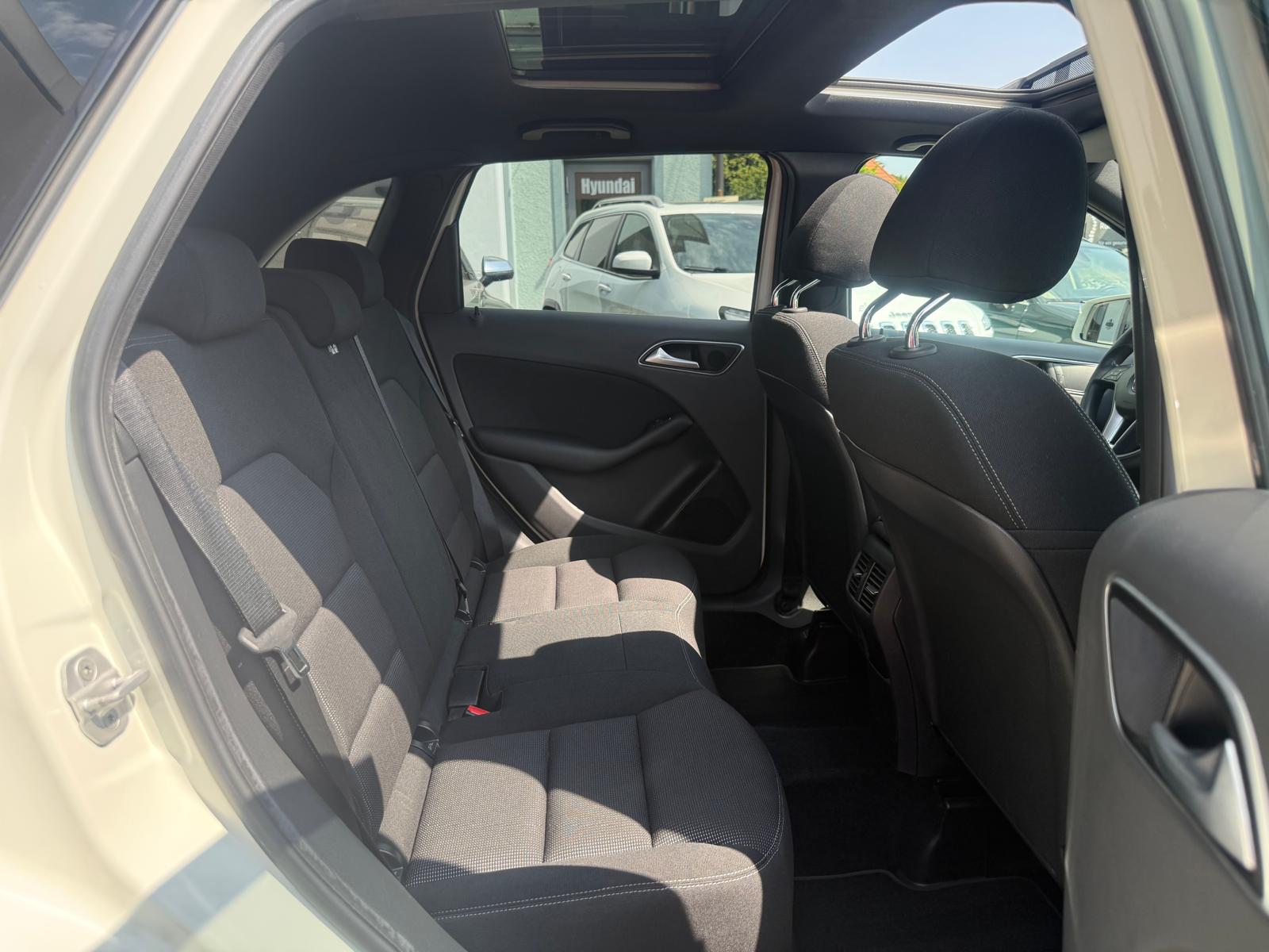 MERCEDES-BENZ B 220 4Matic 7G-DCT-image-13
