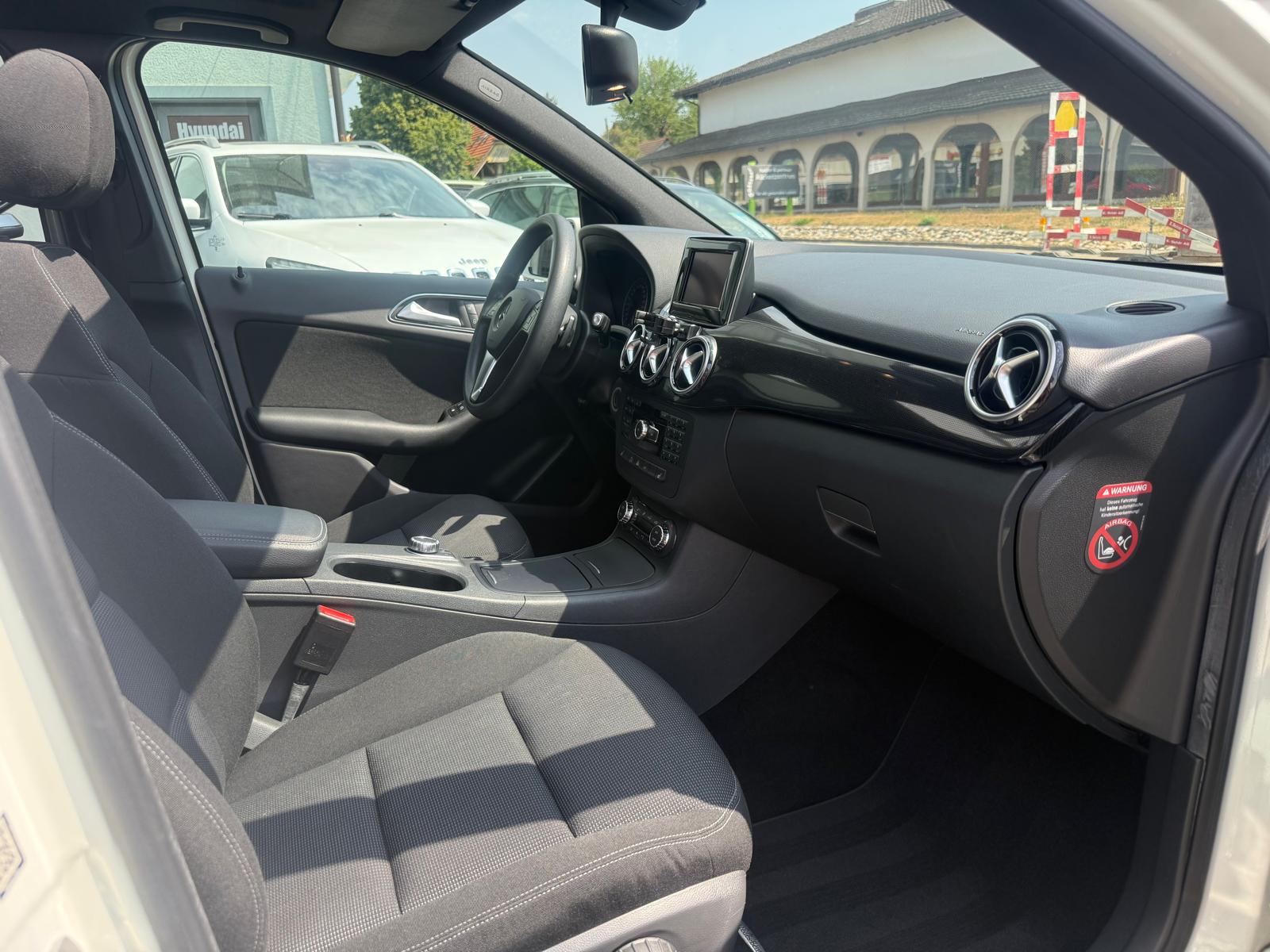 MERCEDES-BENZ B 220 4Matic 7G-DCT-image-10