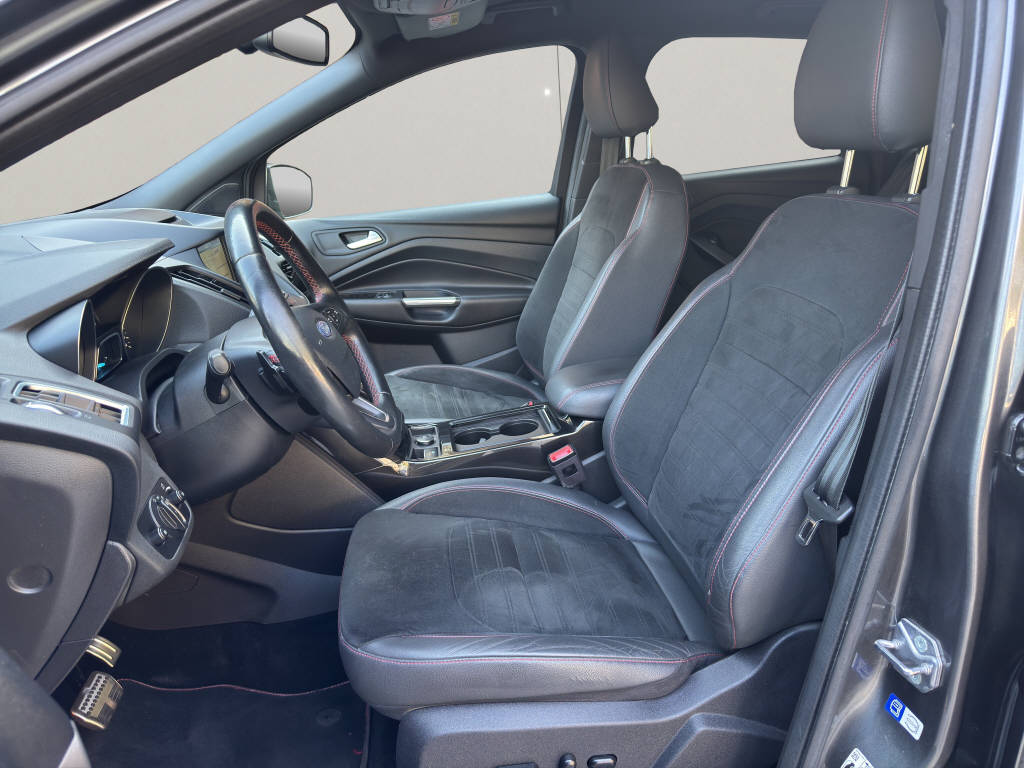 FORD Kuga 2.0 TDCi 180 ST-Line-image-17