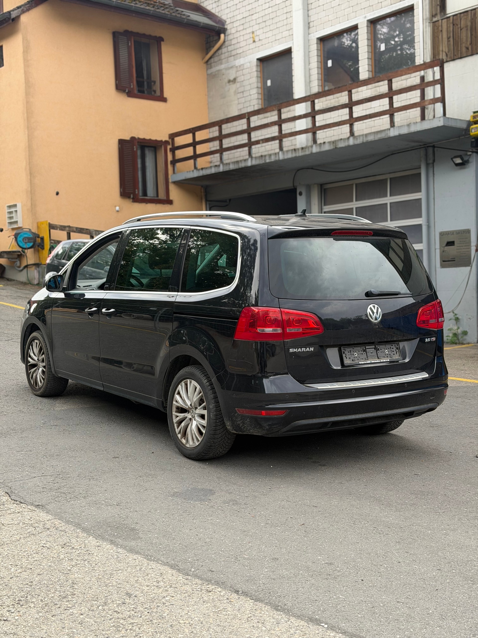 VW Sharan 2.0 TSI Design DSG-image-4