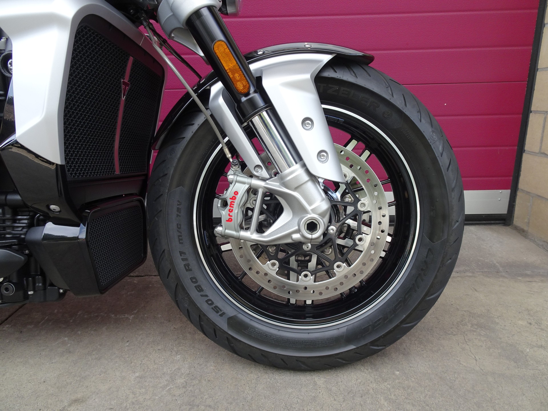 TRIUMPH Rocket 3 GT-showroom-element-1