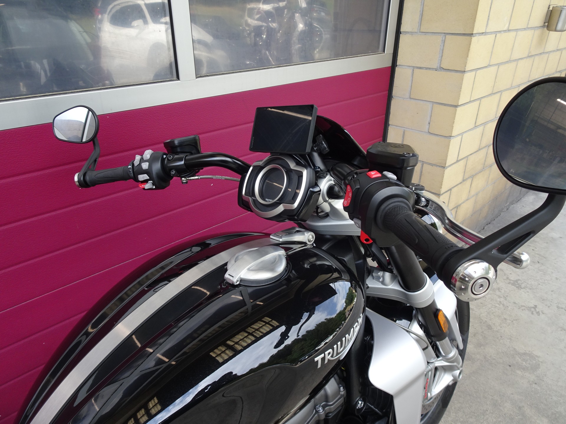 TRIUMPH Rocket 3 GT-image-4
