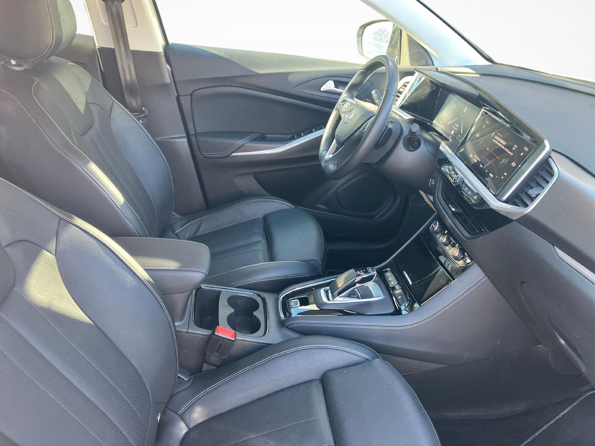 OPEL Grandland 1.6 T PHEV Elegance-image-9