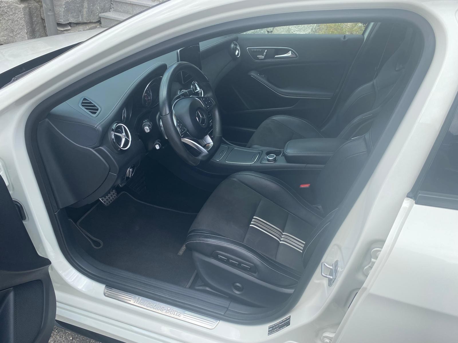 MERCEDES-BENZ A 250 Sport 4Matic 7G-DCT-image-8