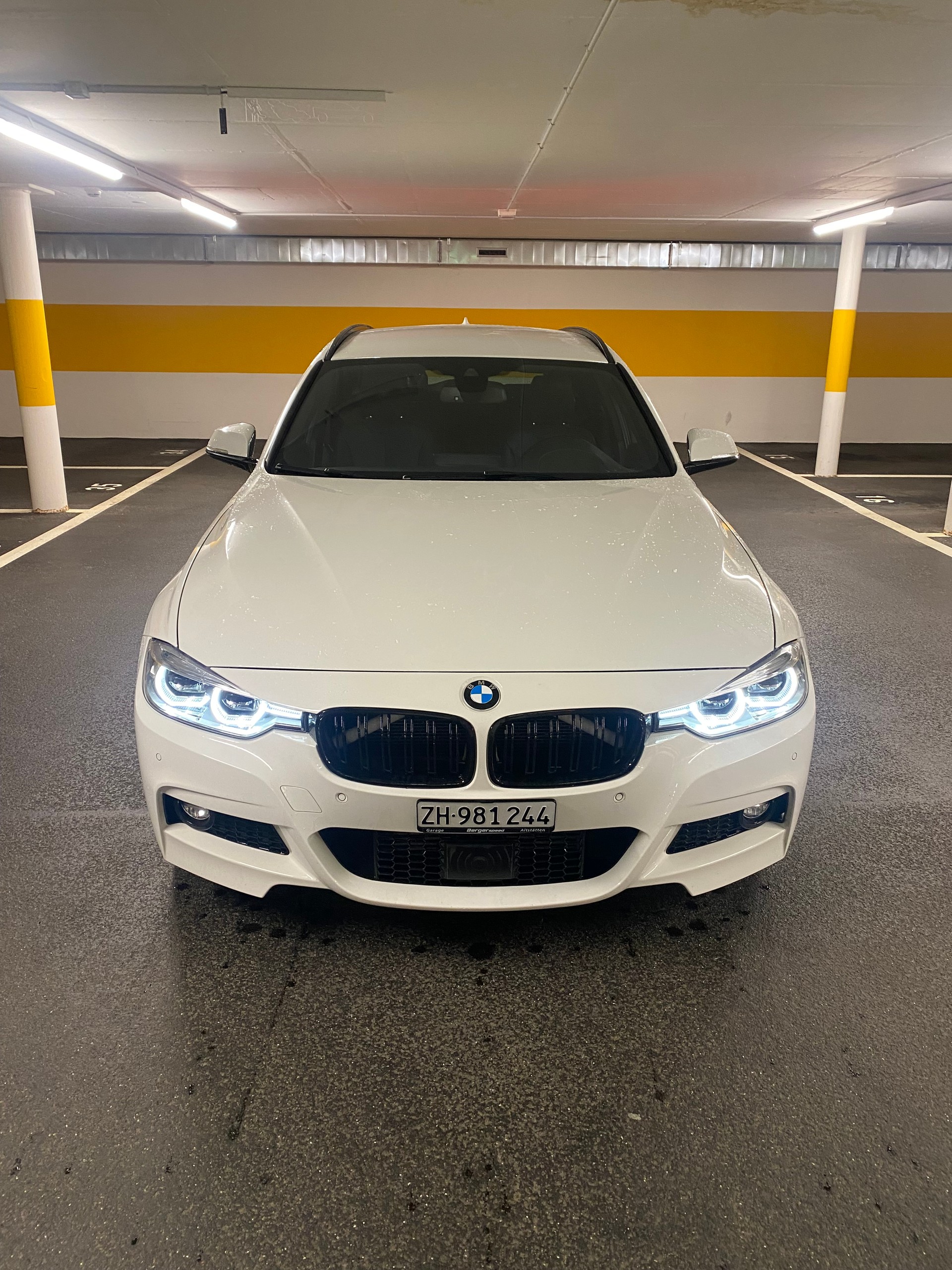 BMW 320d xDrive-image-0