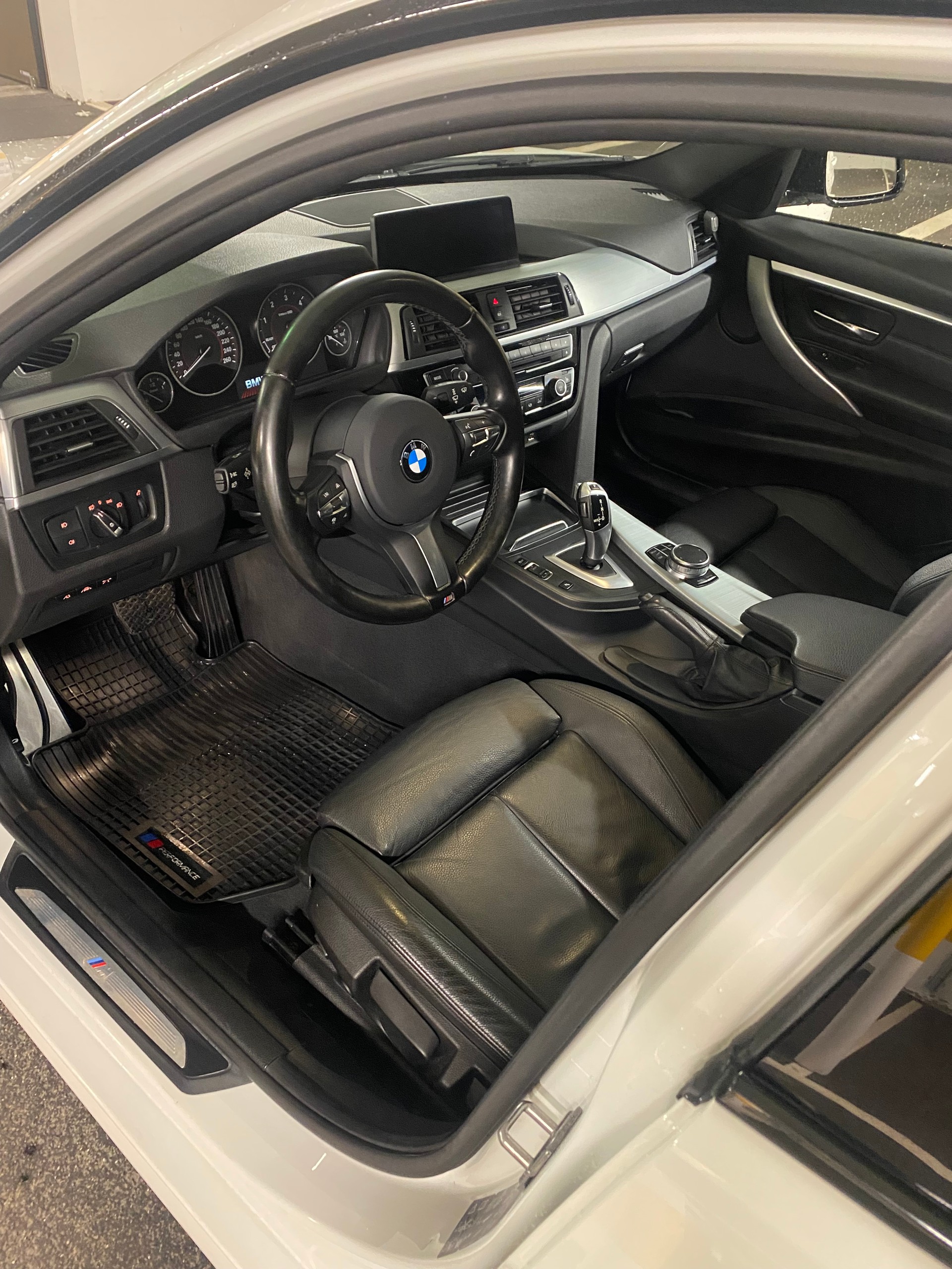 BMW 320d xDrive-image-2