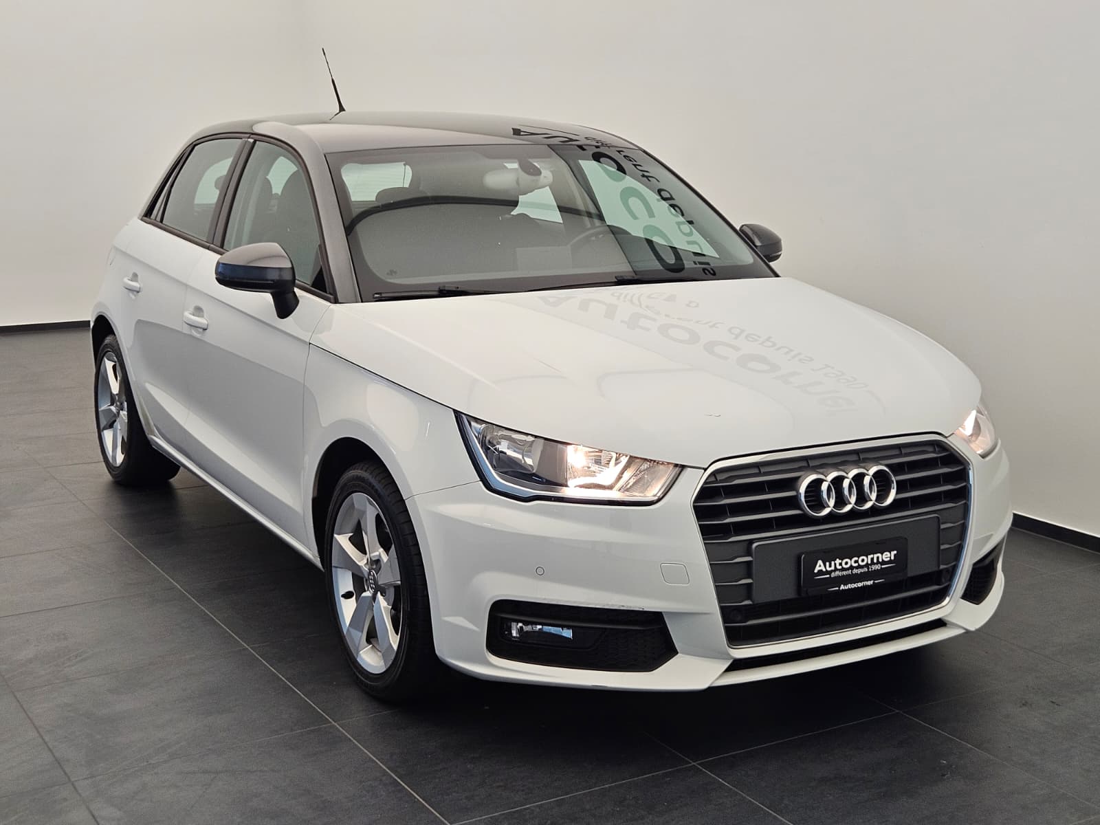AUDI A1 Sportback 1.4 TFSI Sport S-tronic-image-4