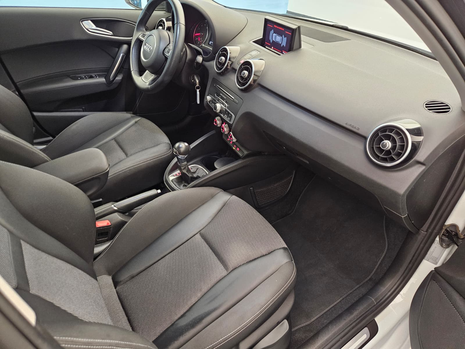 AUDI A1 Sportback 1.4 TFSI Sport S-tronic-image-11