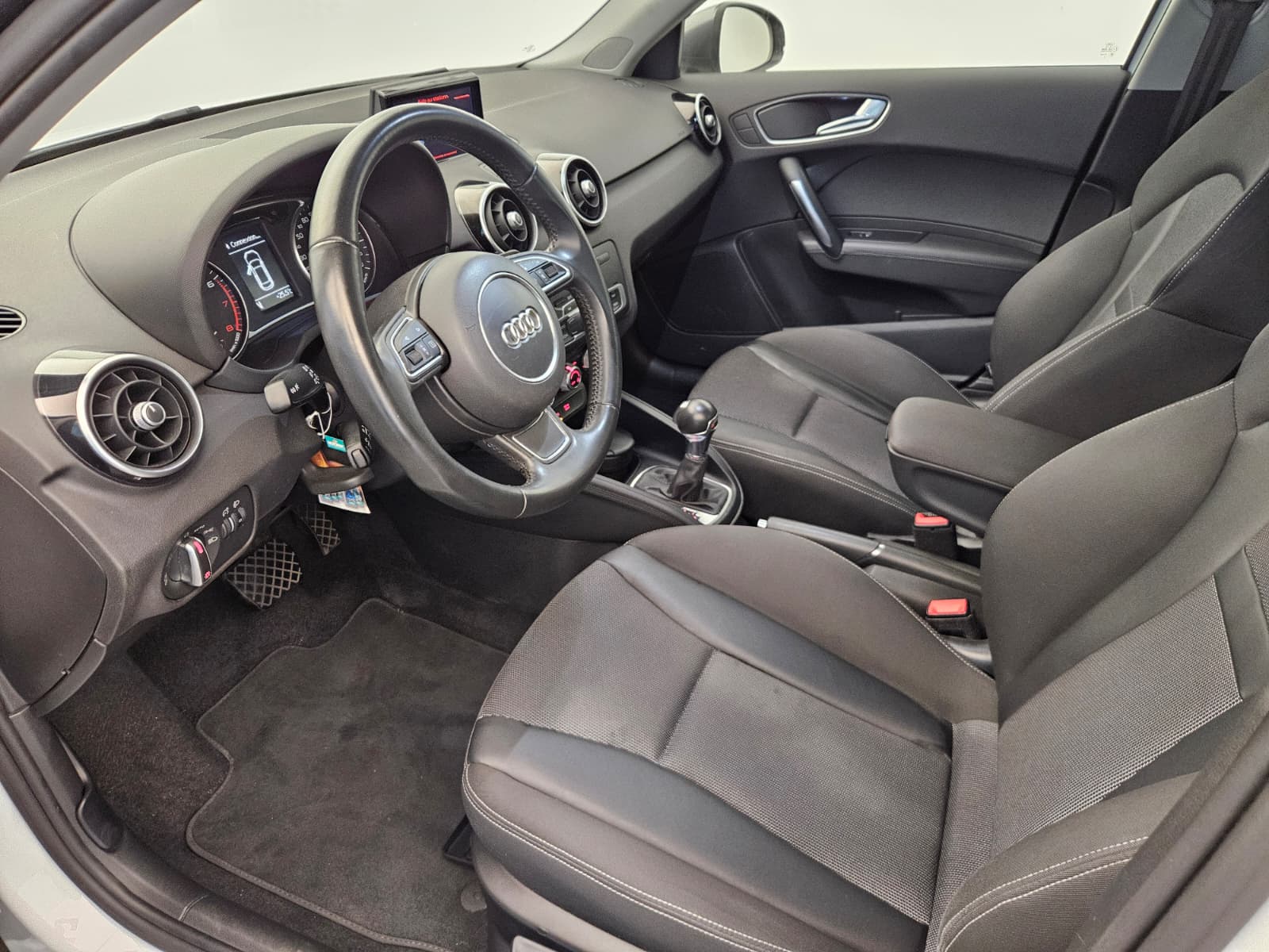 AUDI A1 Sportback 1.4 TFSI Sport S-tronic-image-10
