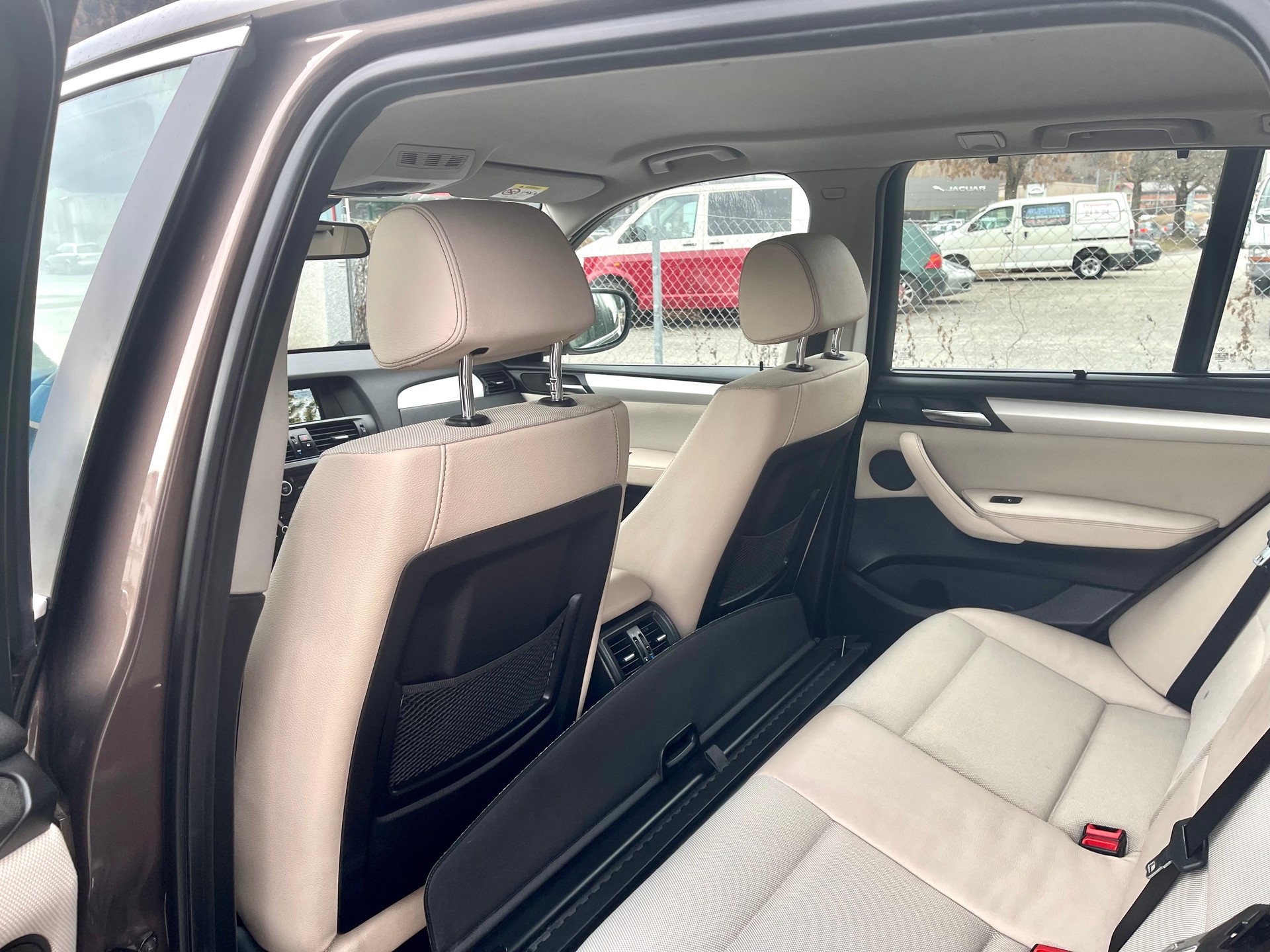 BMW X3 xDrive 20i Steptronic-image-16