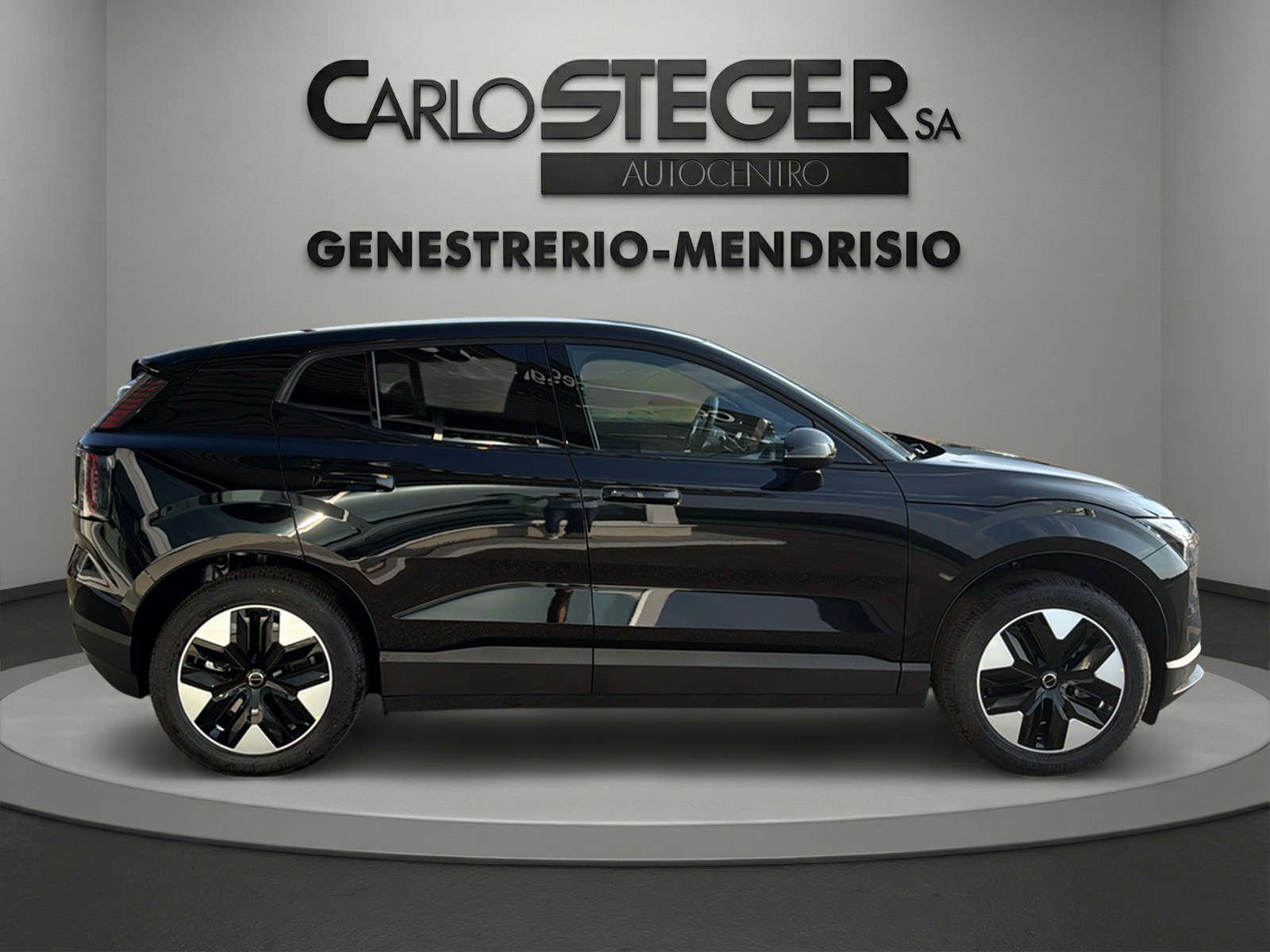 VOLVO EX30 P5 69 kWh Long Range Plus-image-14