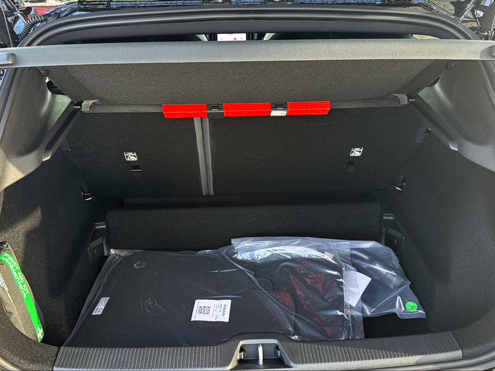 VOLVO EX30 P5 69 kWh Long Range Plus-image-8