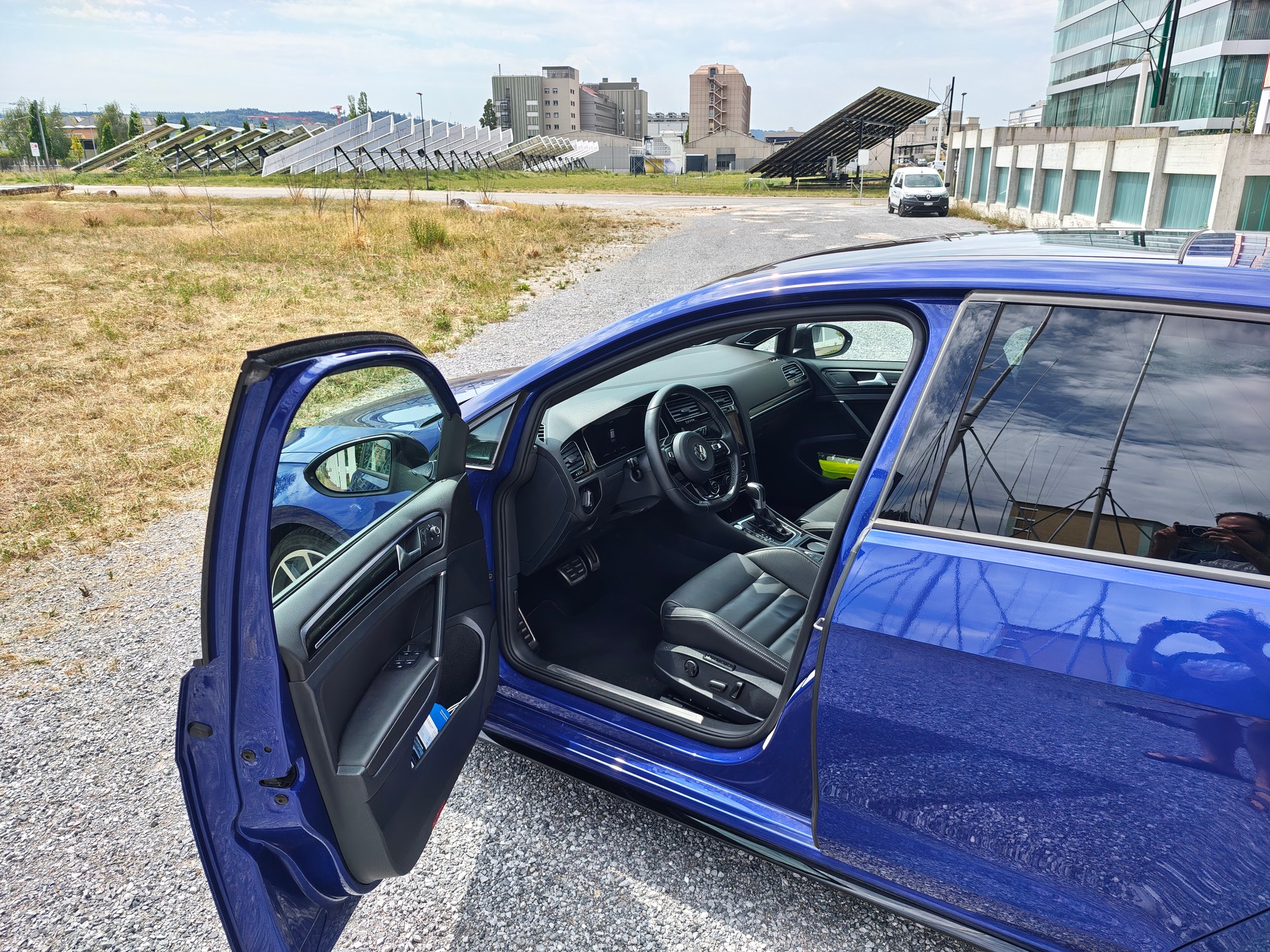 VW 2.0 TSI R DSG 4motion-image-4