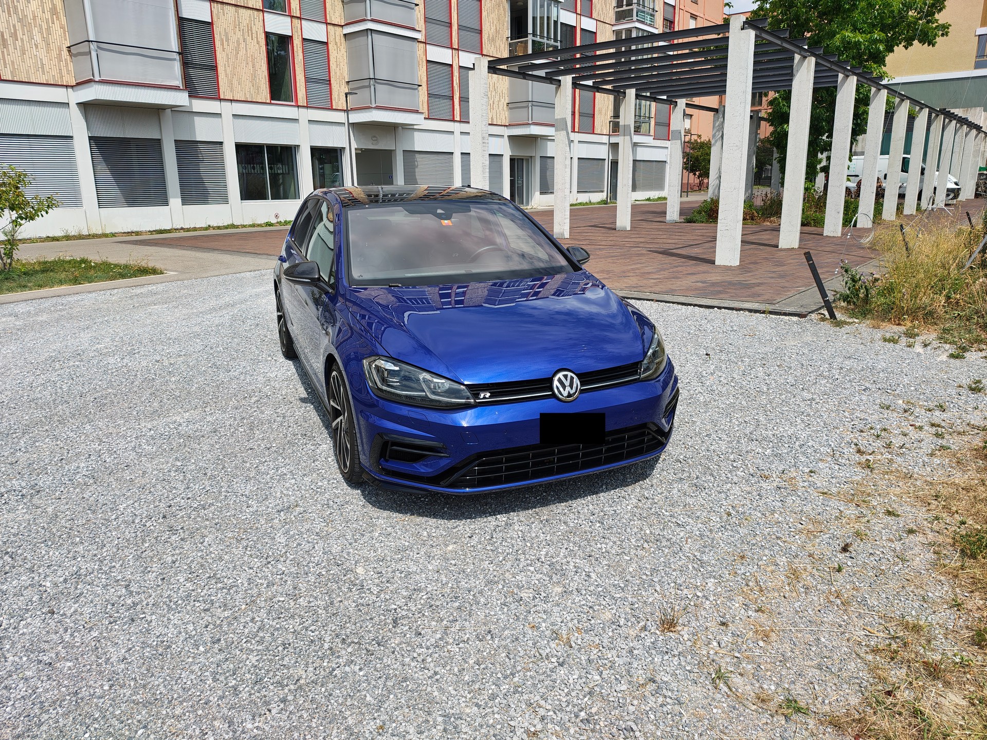 VW 2.0 TSI R DSG 4motion-image-0