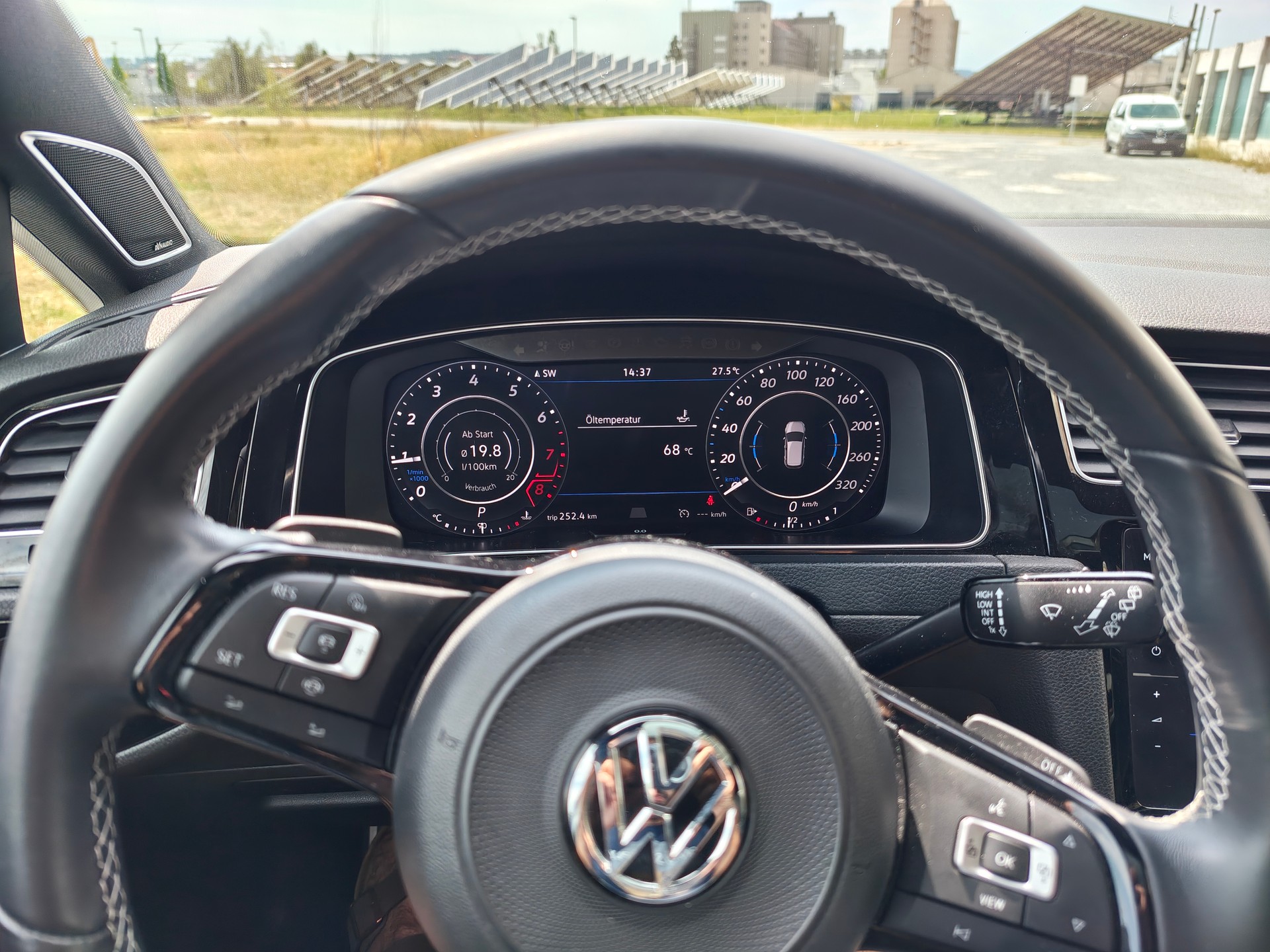 VW 2.0 TSI R DSG 4motion-image-5
