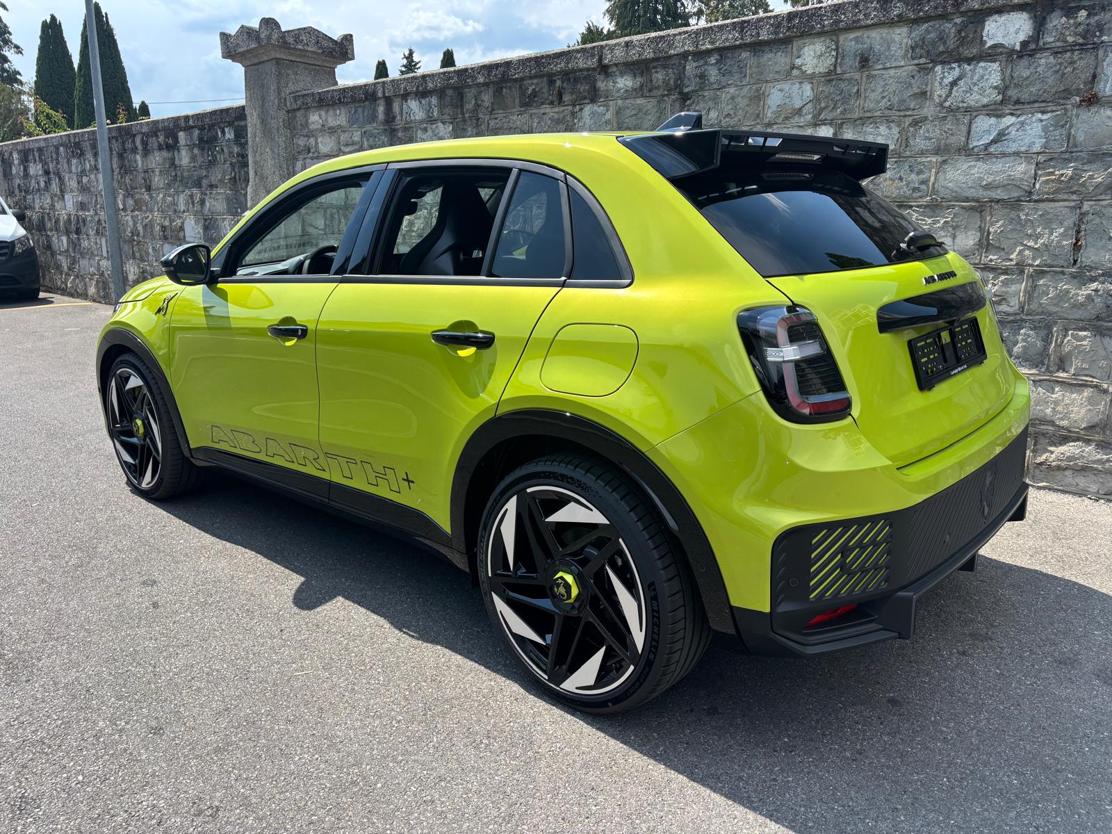 FIAT Abarth 600e Scorpionissima-image-4