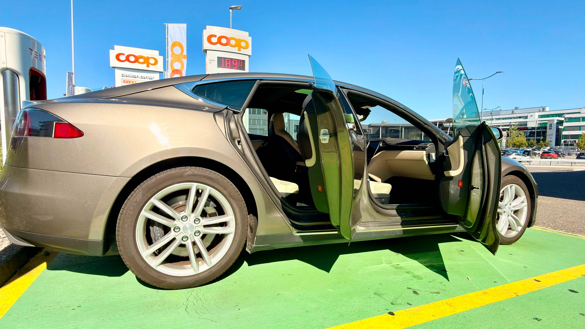 TESLA 90 D-image-5