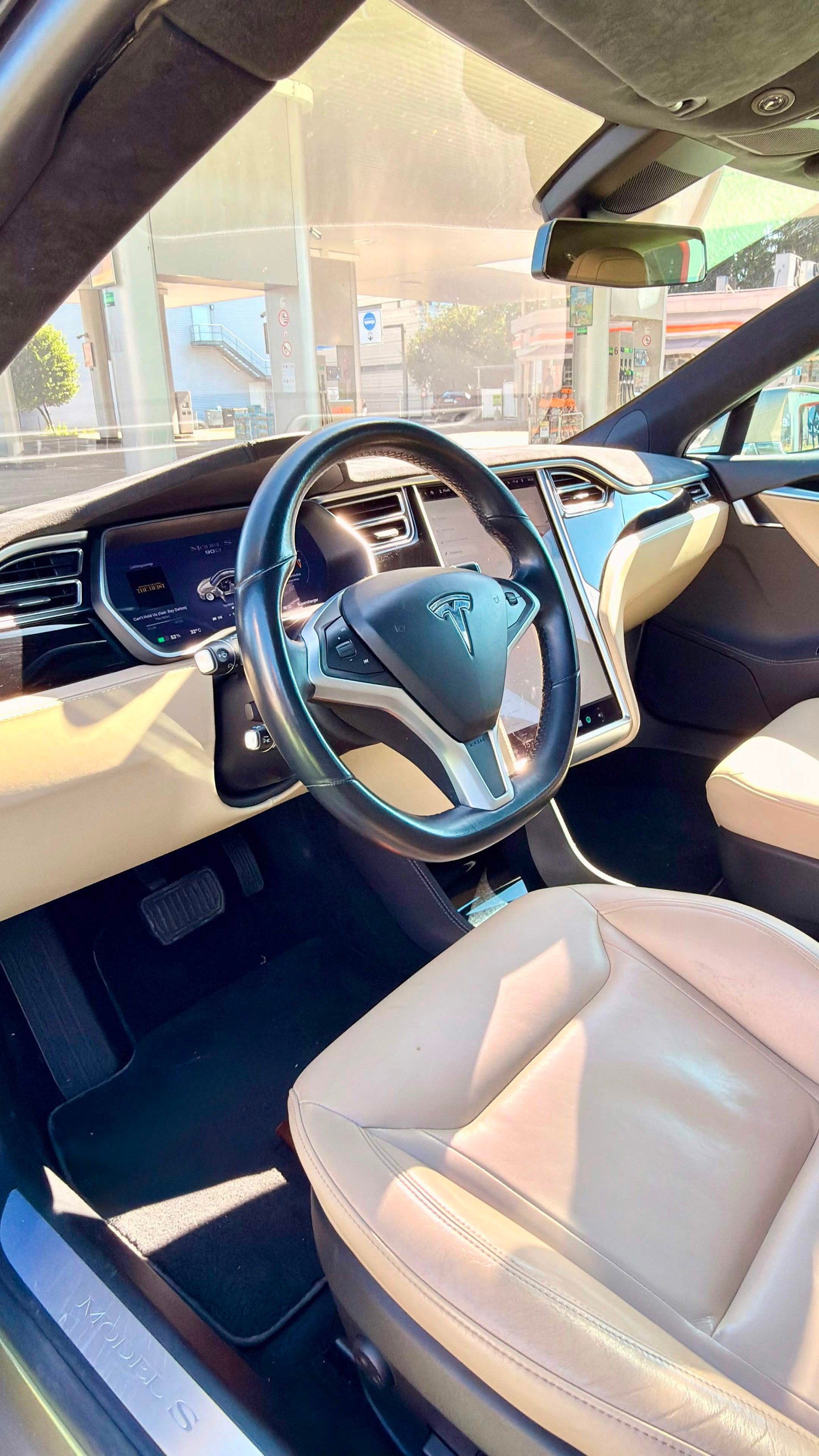 TESLA 90 D-image-4