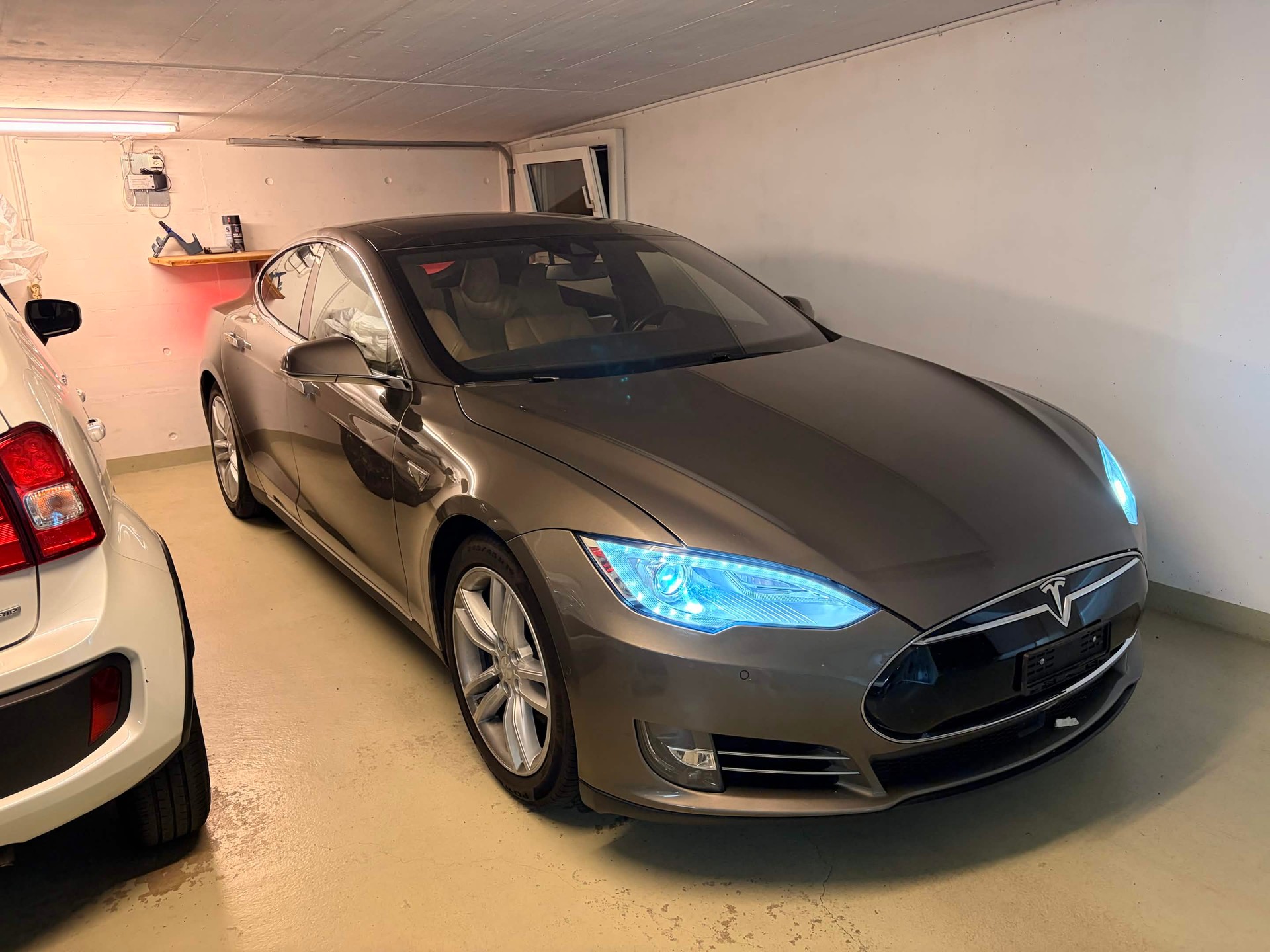 TESLA 90 D-image-0