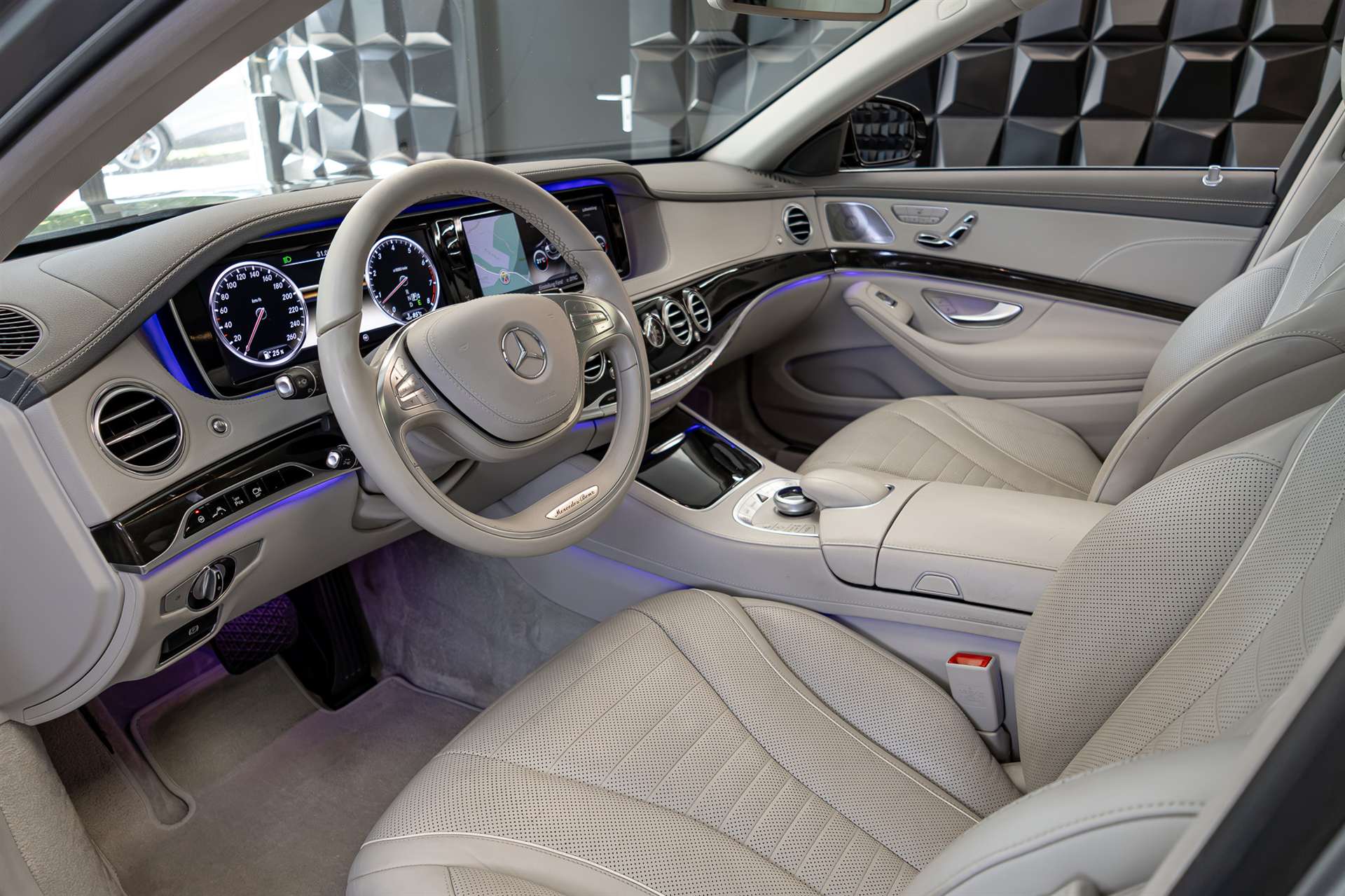 MERCEDES-BENZ S 500 L 4Matic 7G-Tronic-image-12
