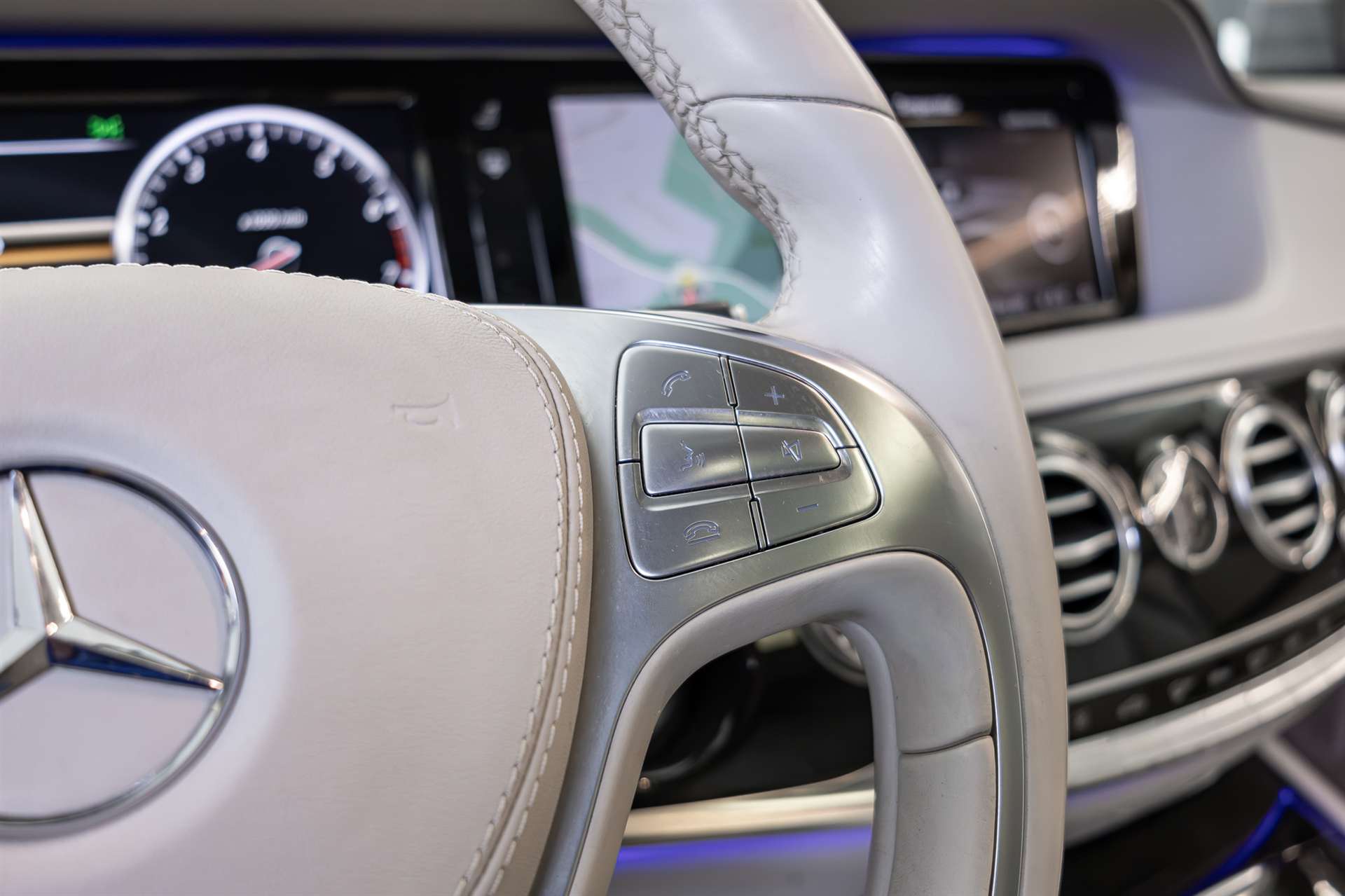 MERCEDES-BENZ S 500 L 4Matic 7G-Tronic-image-9