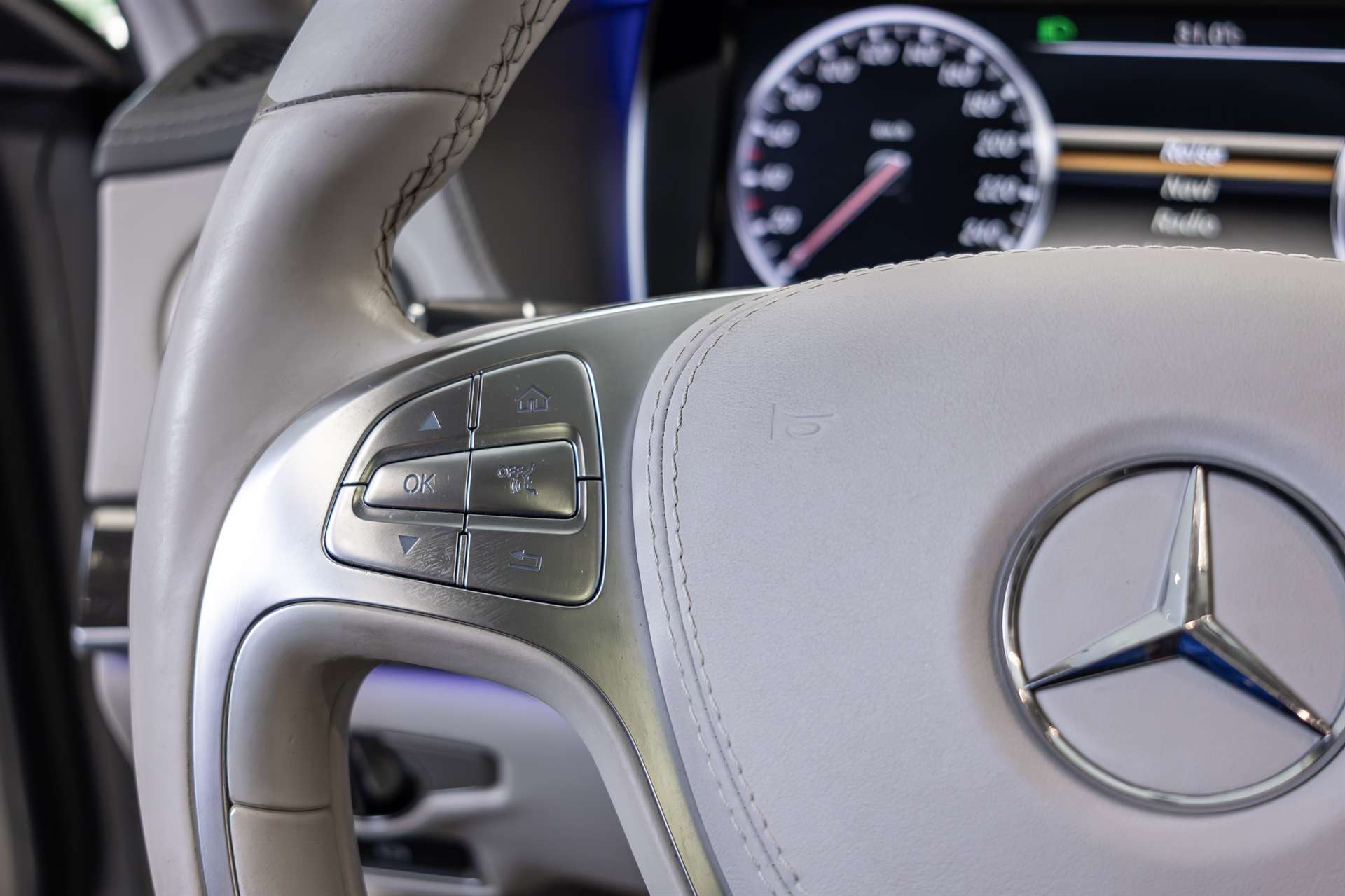 MERCEDES-BENZ S 500 L 4Matic 7G-Tronic-image-8