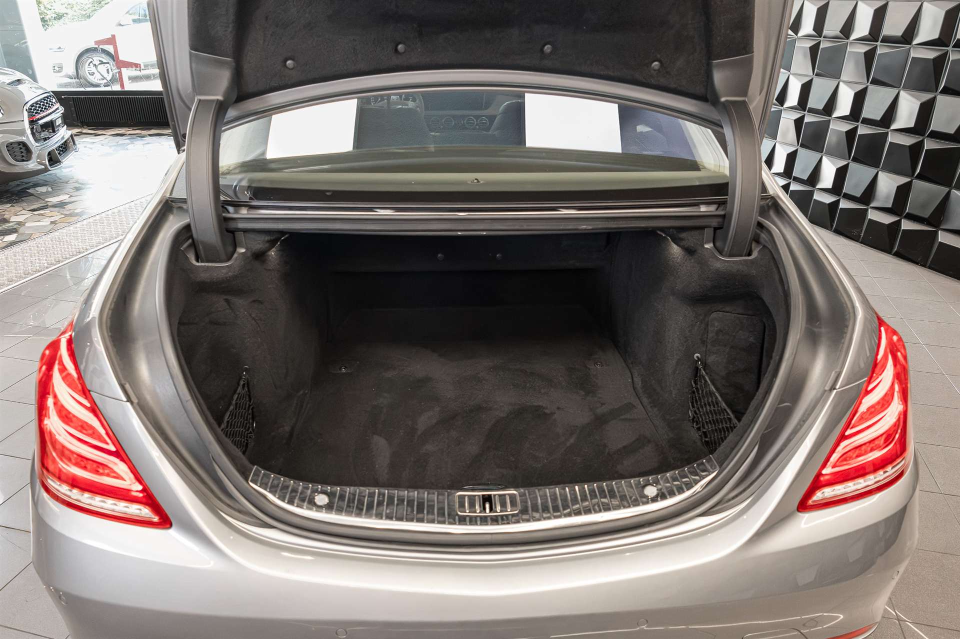 MERCEDES-BENZ S 500 L 4Matic 7G-Tronic-image-26