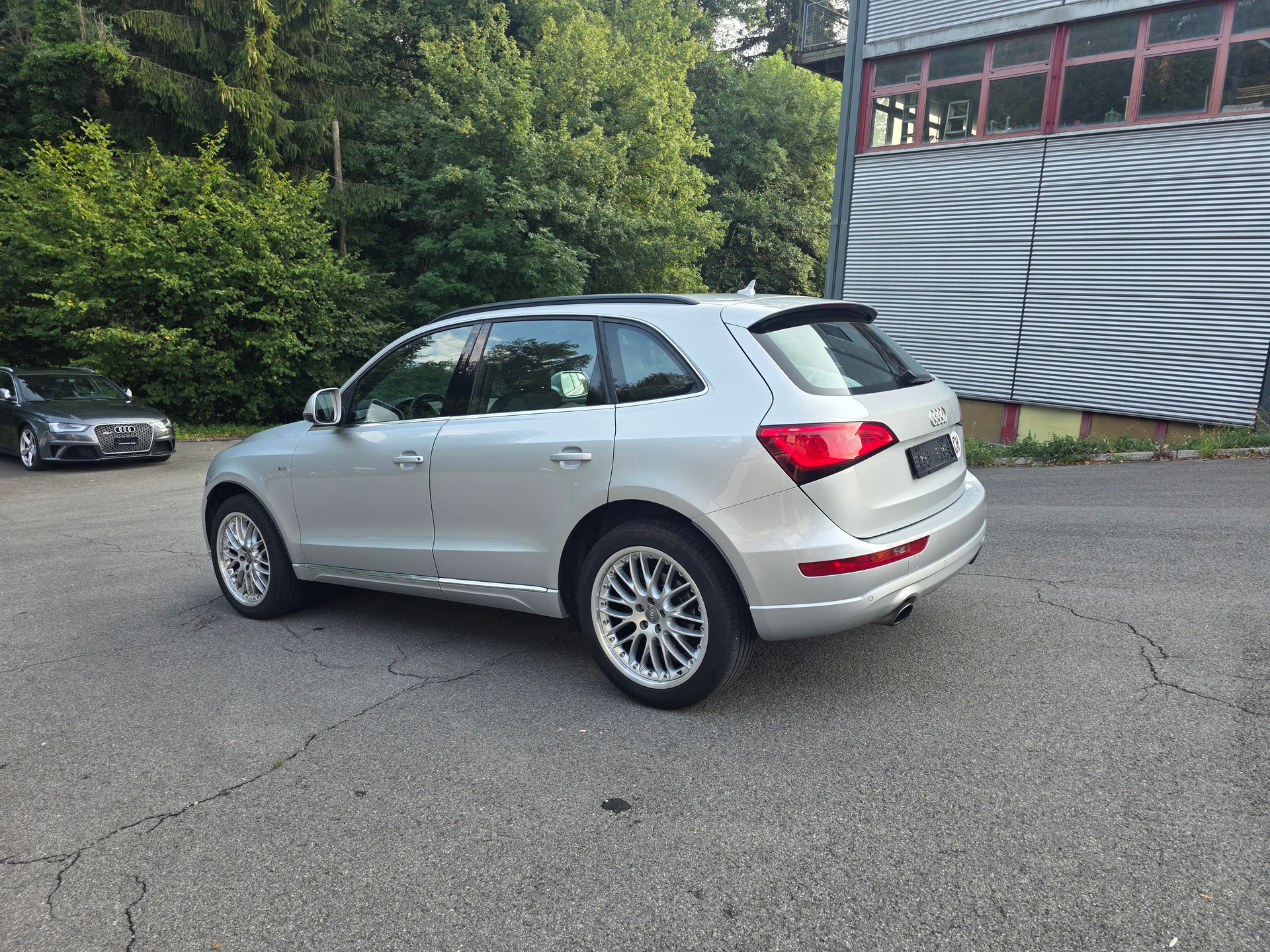 AUDI Q5 2.0 TFSI quattro tiptronic-image-6