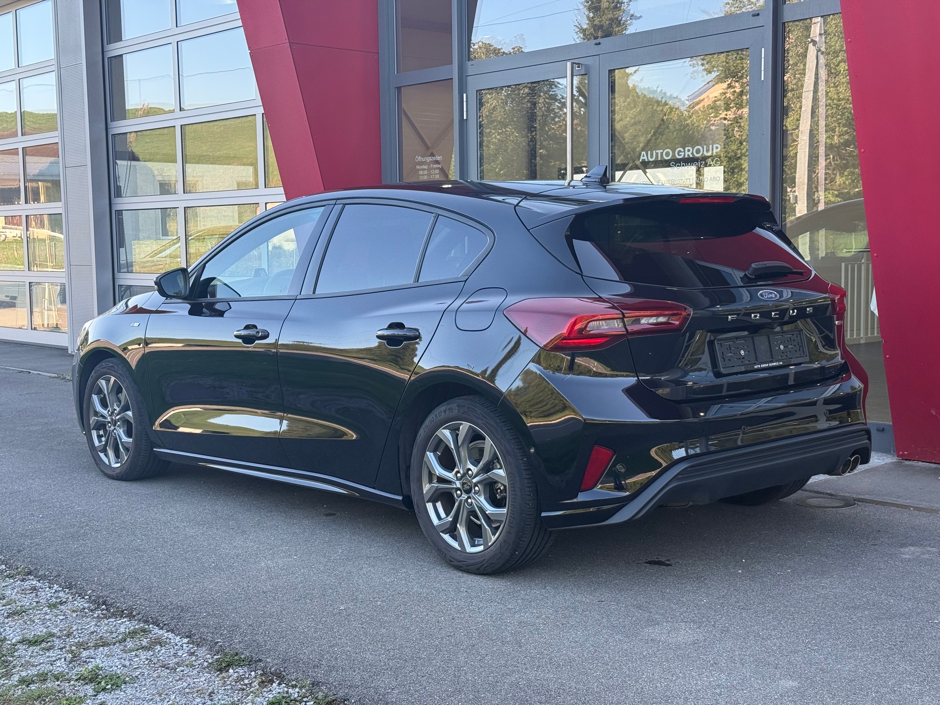 FORD Focus 1.0 MHEV ST-Line Automat LEASING AB 244.25 CHF / MONAT-showroom-element-3