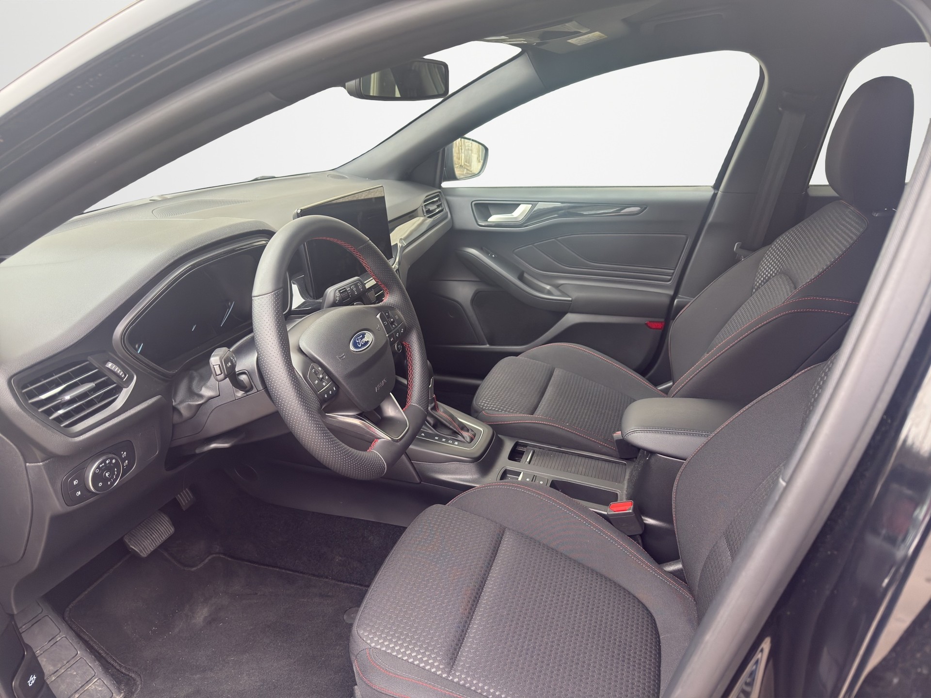 FORD Focus 1.0 MHEV ST-Line Automat-image-6