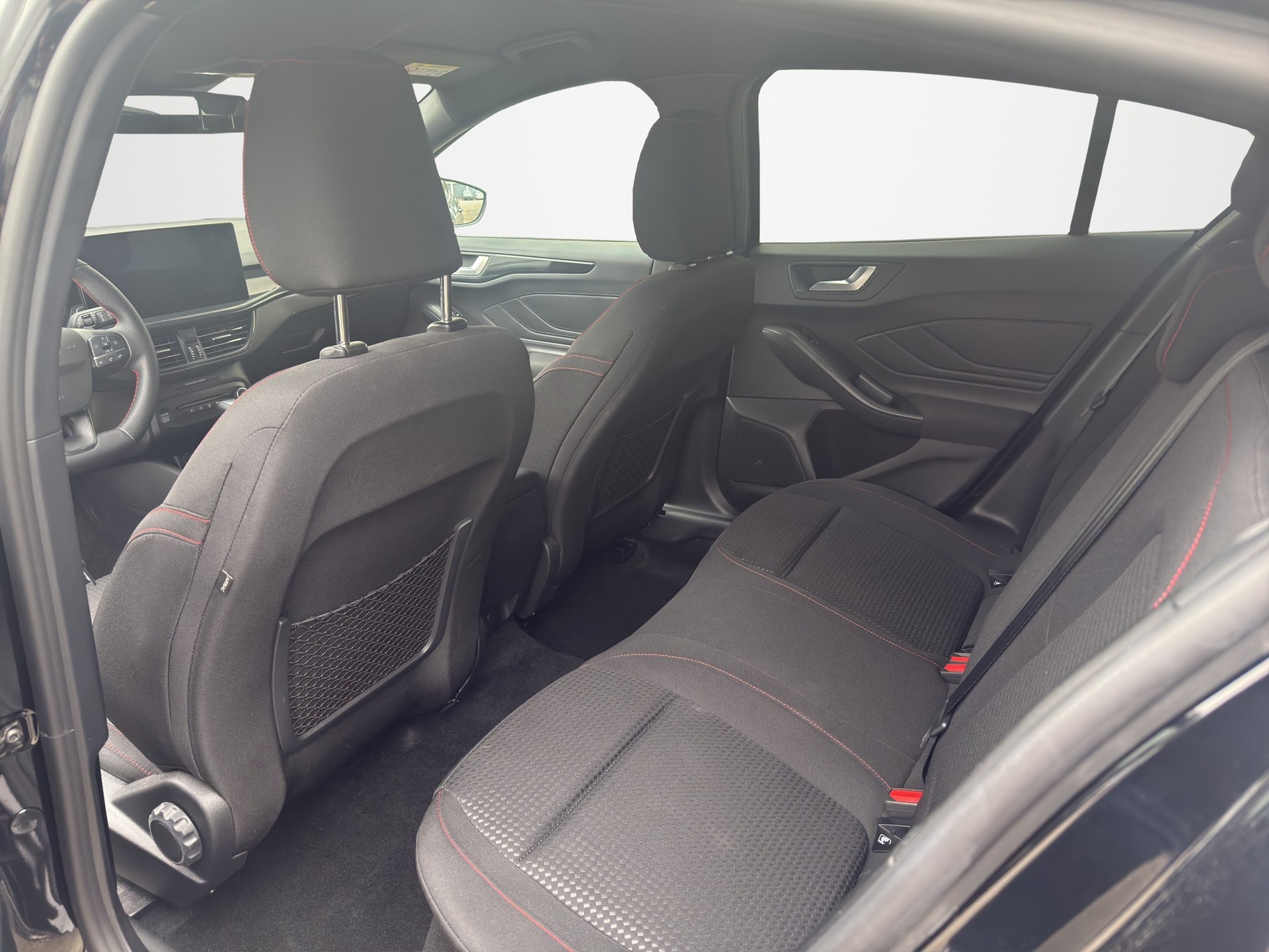 FORD Focus 1.0 MHEV ST-Line Automat-image-9
