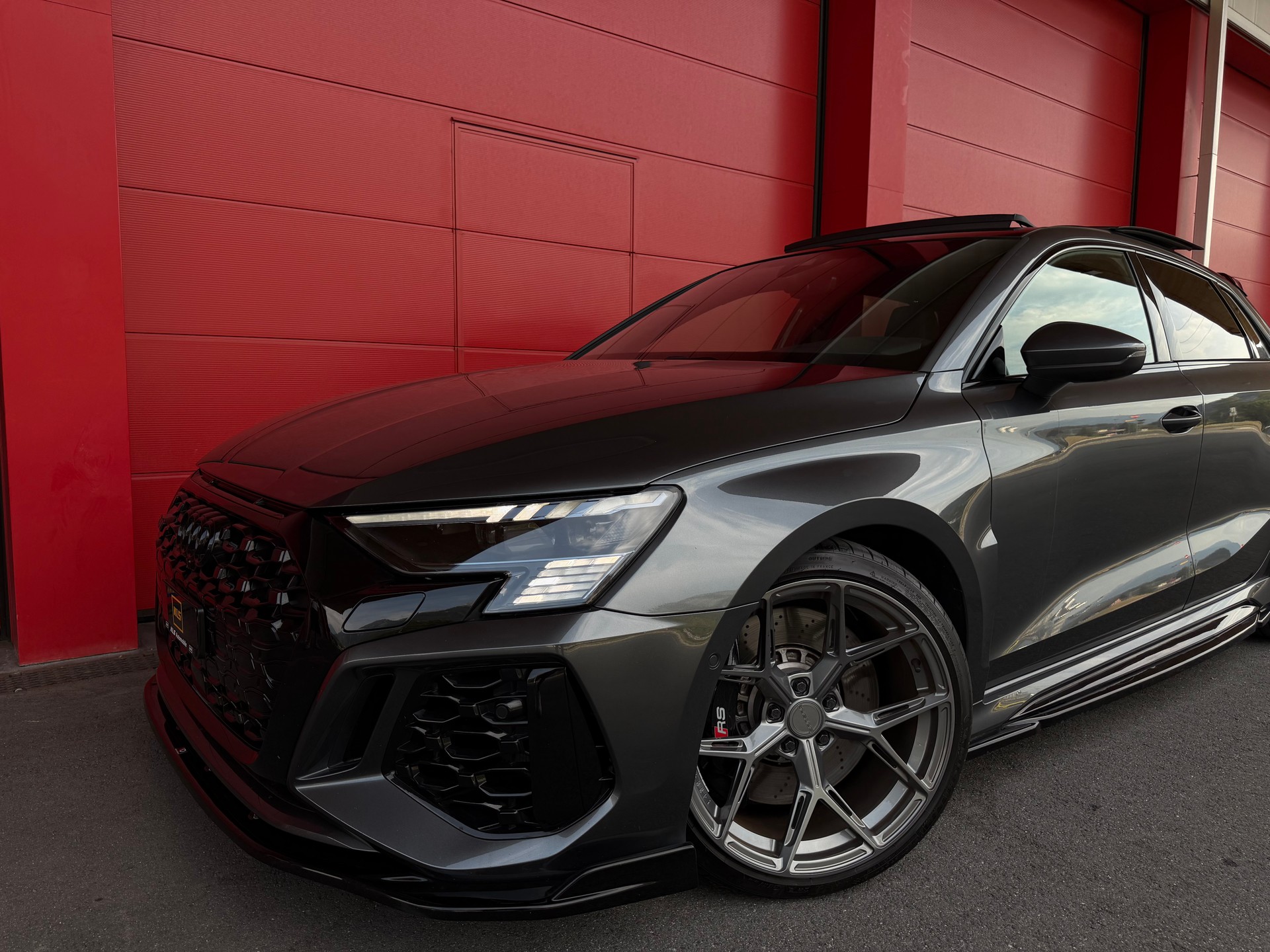 AUDI RS3 Sportback 2.5 TSI quattro S-tronic-image-5
