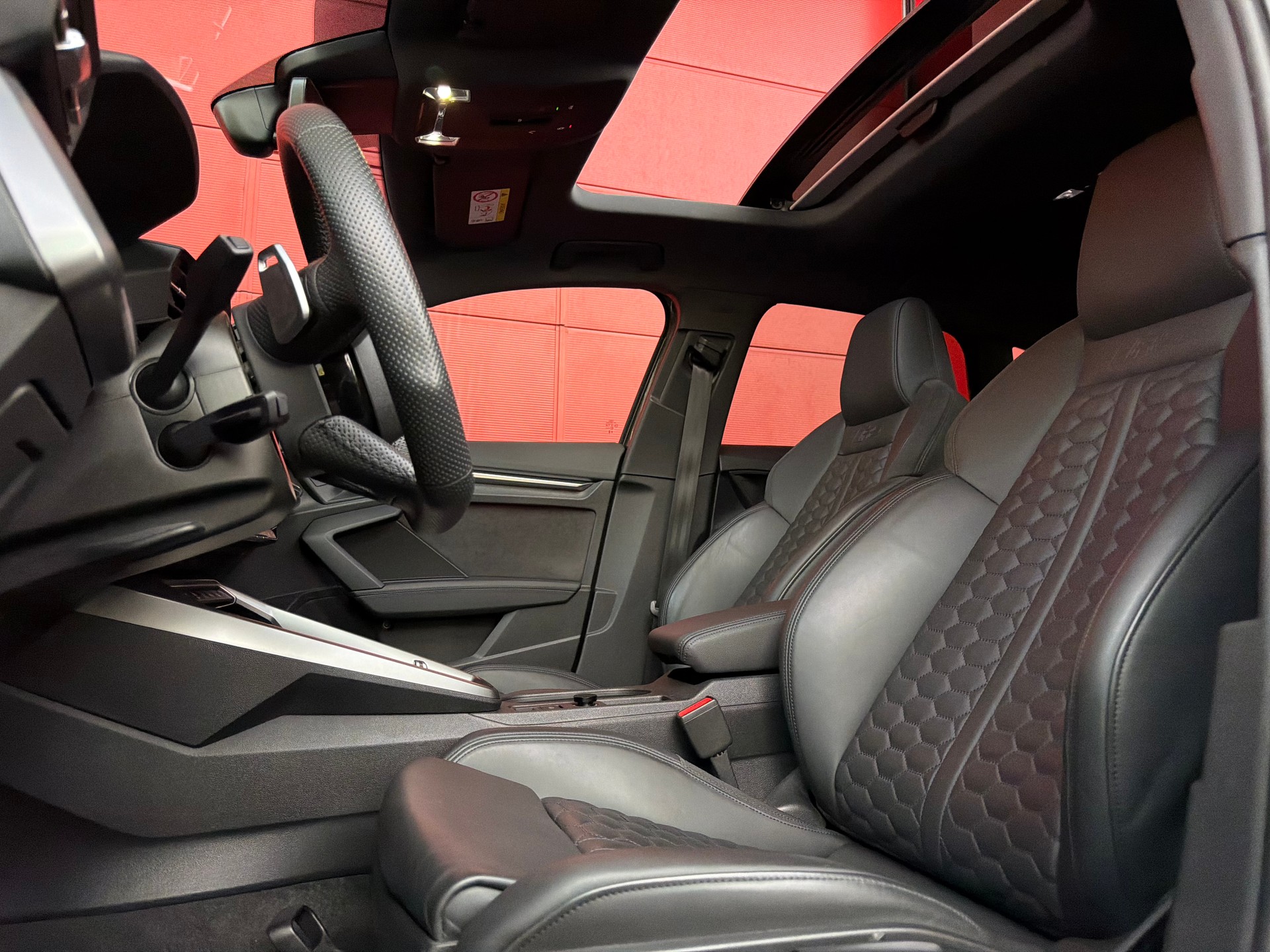AUDI RS3 Sportback 2.5 TSI quattro S-tronic-image-12
