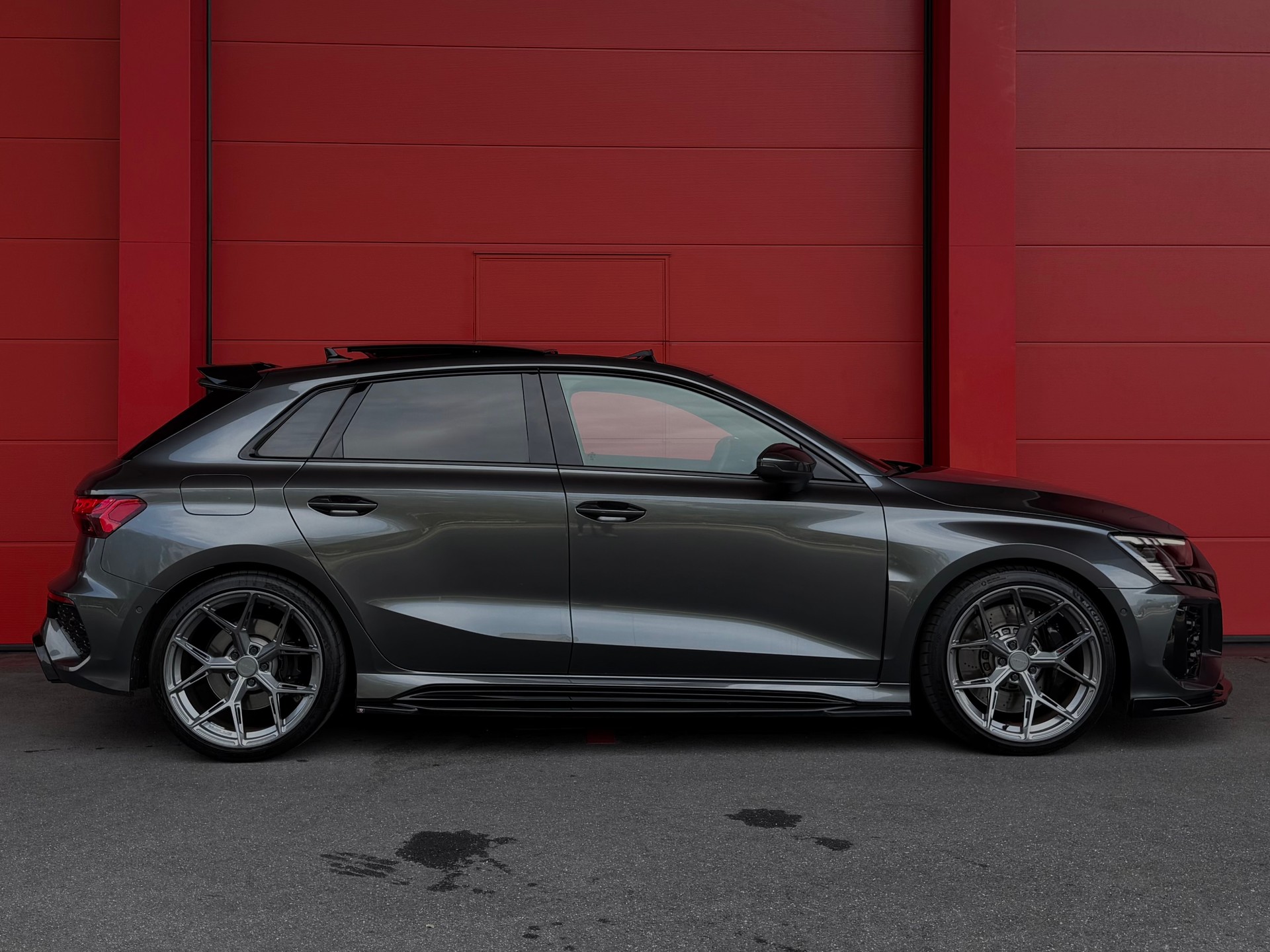 AUDI RS3 Sportback 2.5 TSI quattro S-tronic-image-2
