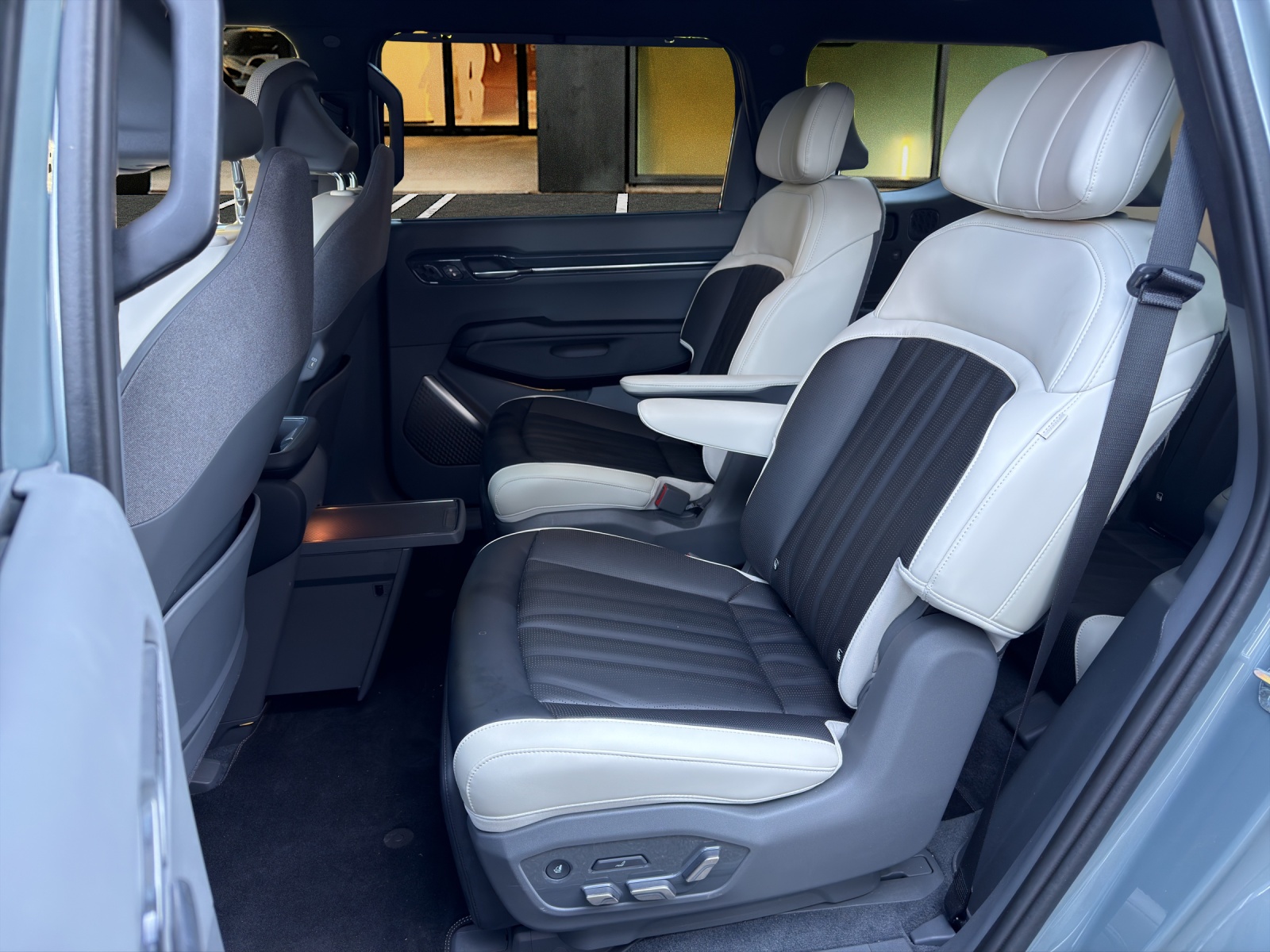 KIA EV9 99.8 kWh GT-Line 4x4-image-9