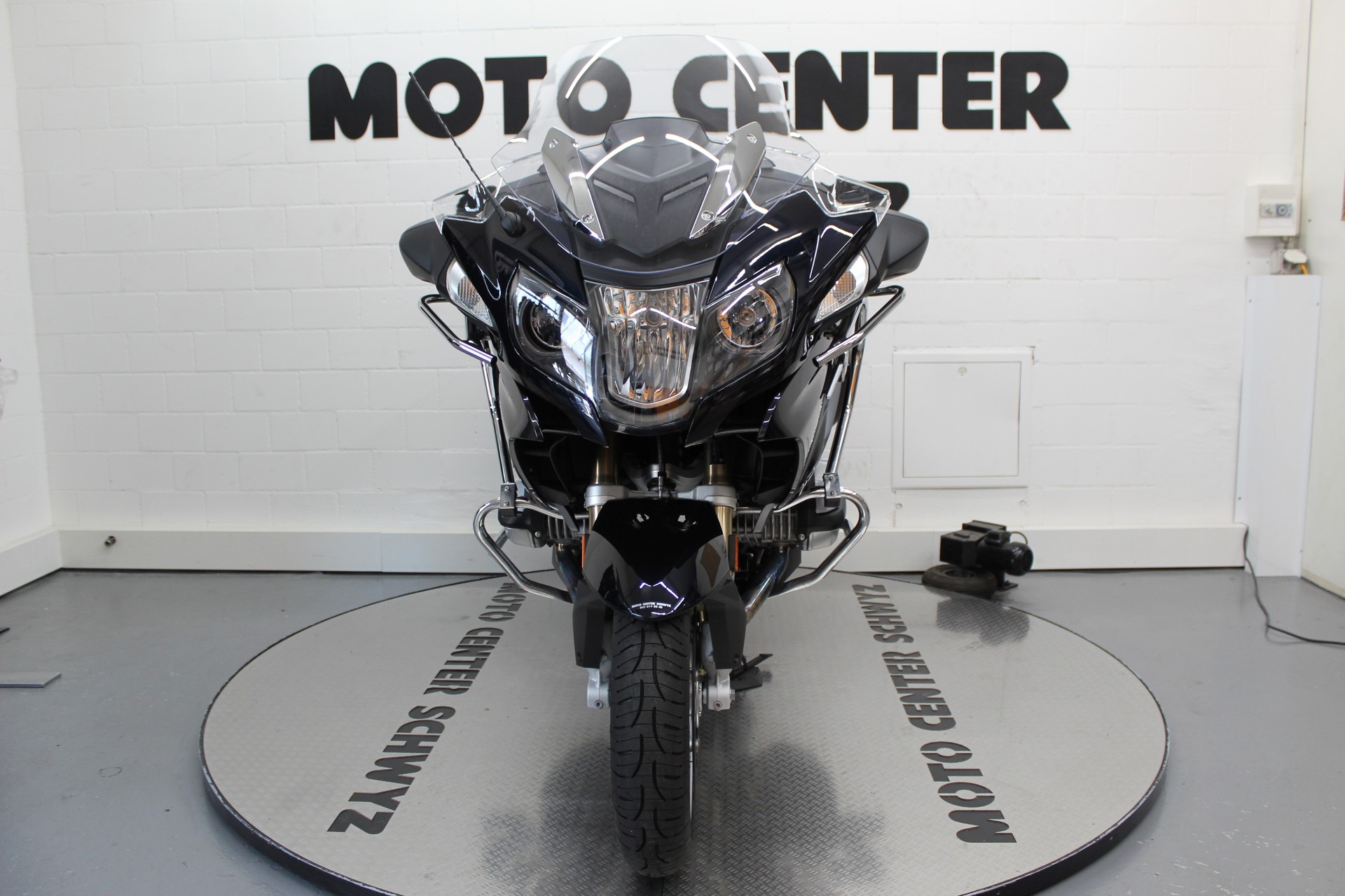 BMW R 1200 RT ABS-showroom-element-2