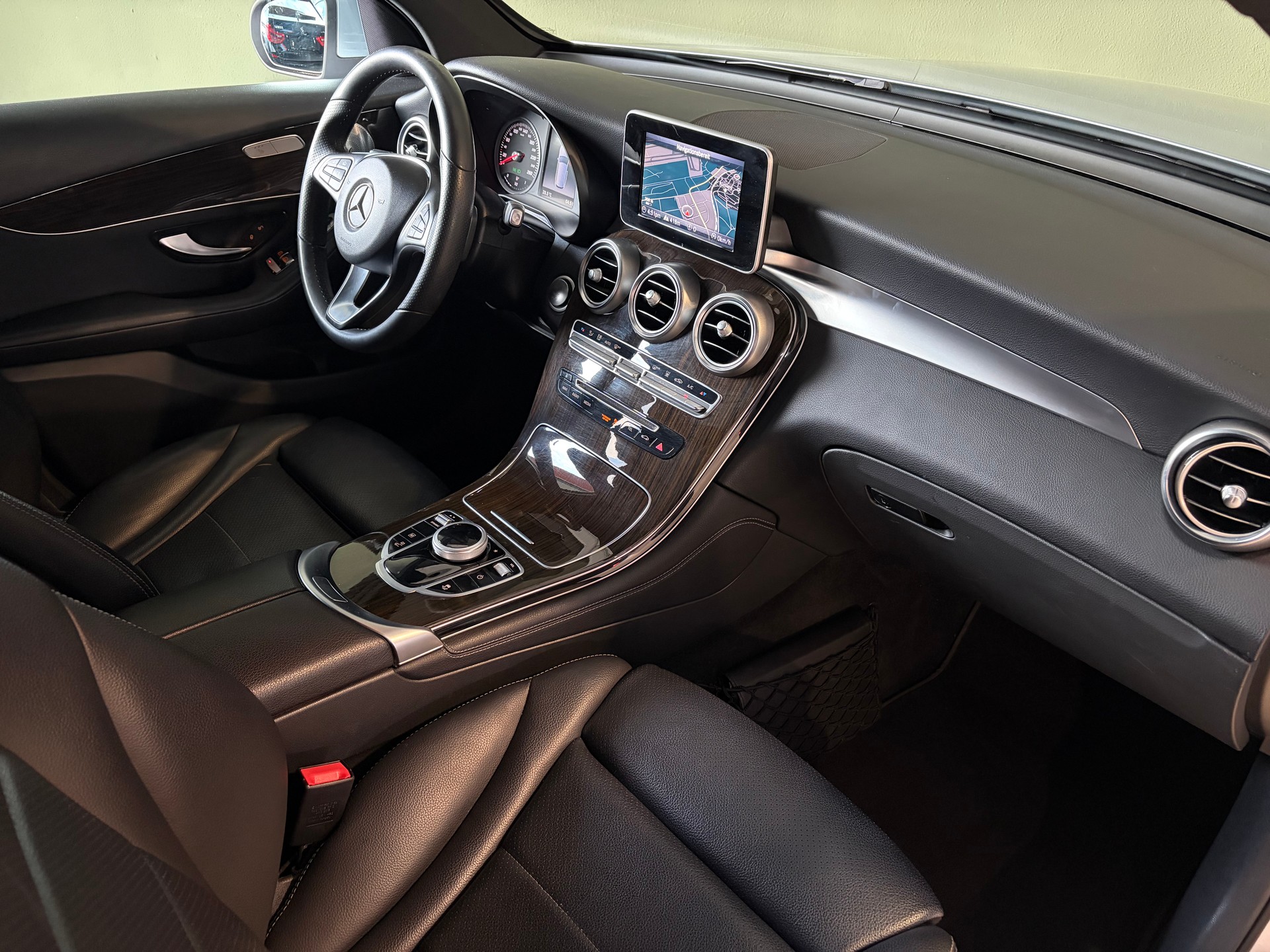 MERCEDES-BENZ GLC 350 e 4Matic 7G-Tronic *CH-Fahrzeug*-image-16